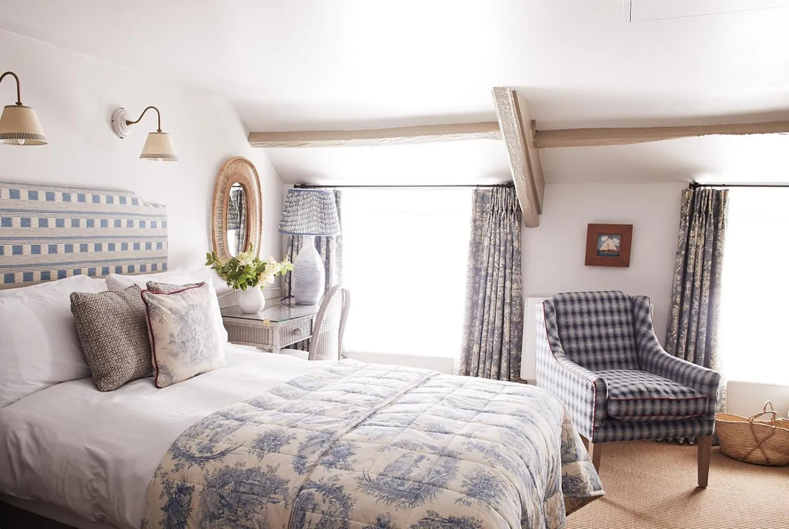 Bed in Red Lion Hotel