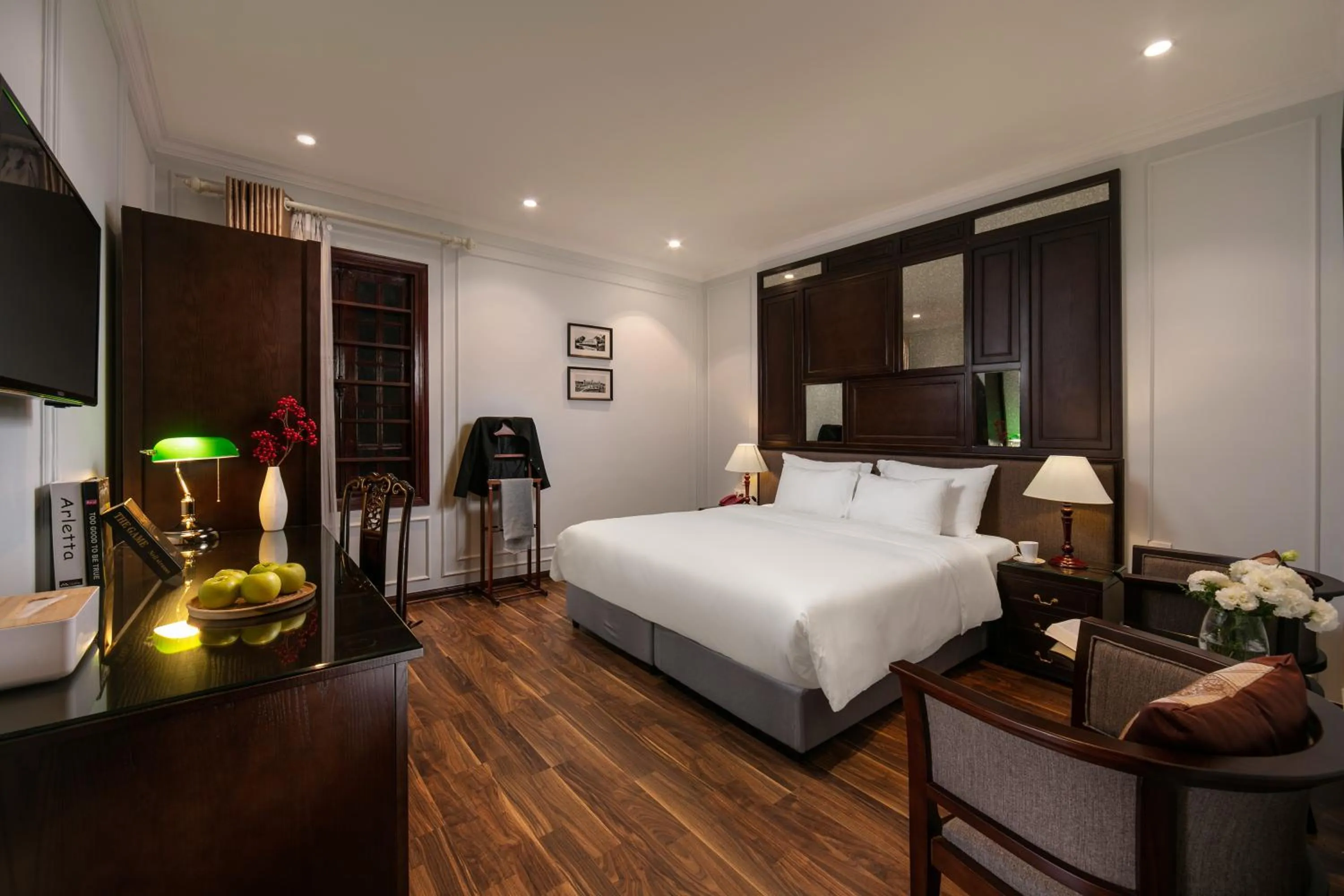 Photo of the whole room, Bed in Hong Ngoc Dynastie Boutique Hotel & Spa