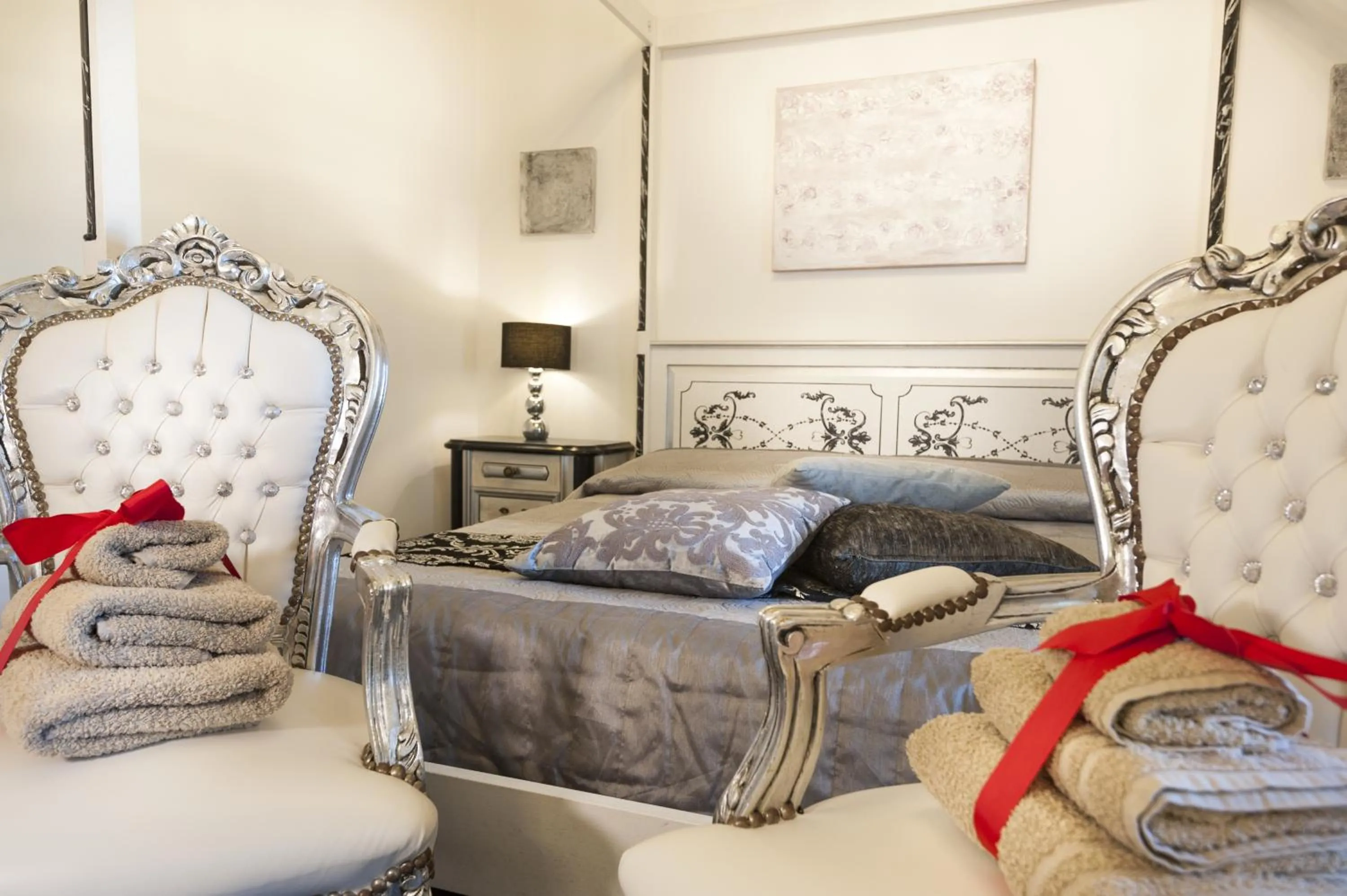 Photo of the whole room, Bed in Sweet Tuscany
