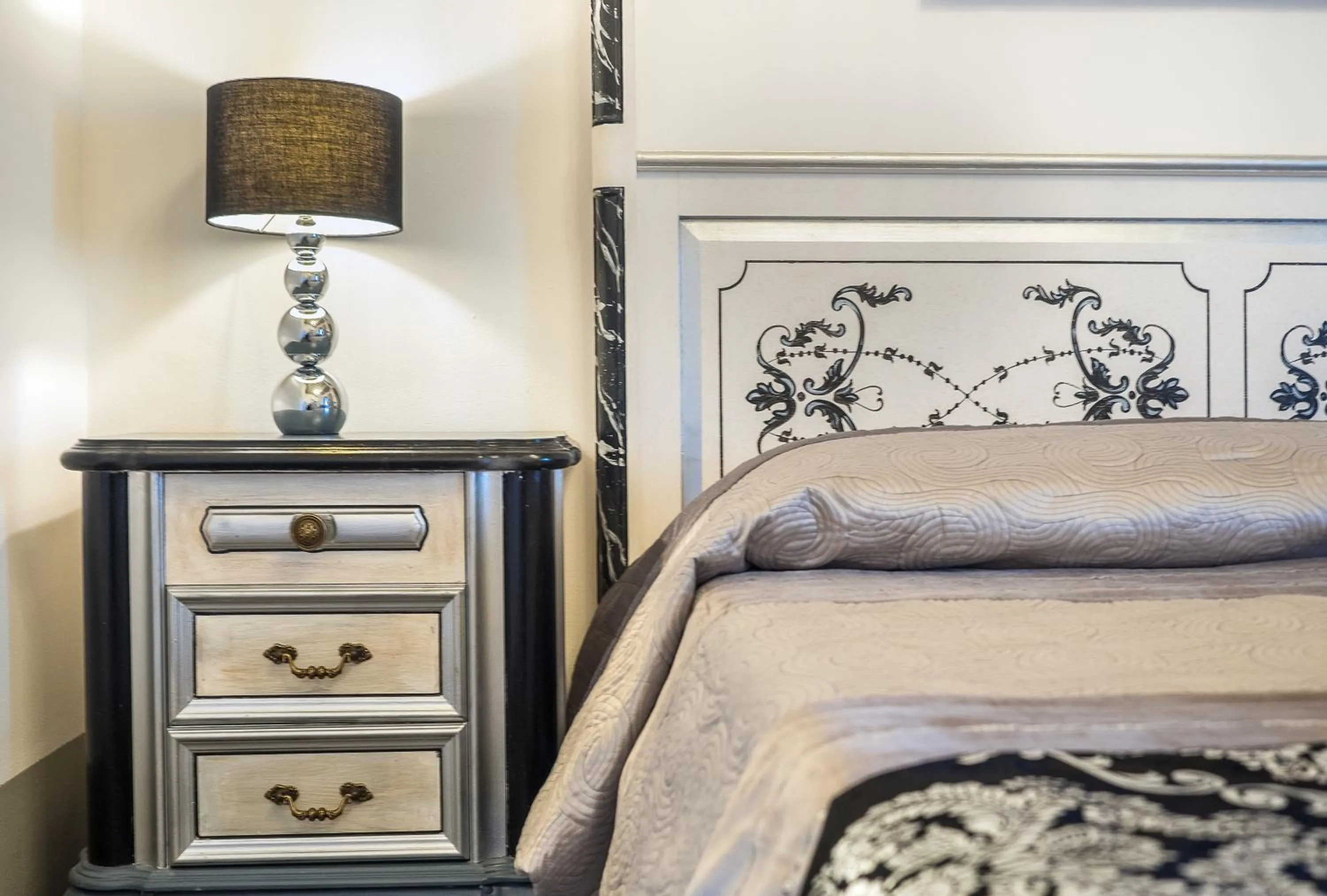 Bedroom, Bed in Sweet Tuscany