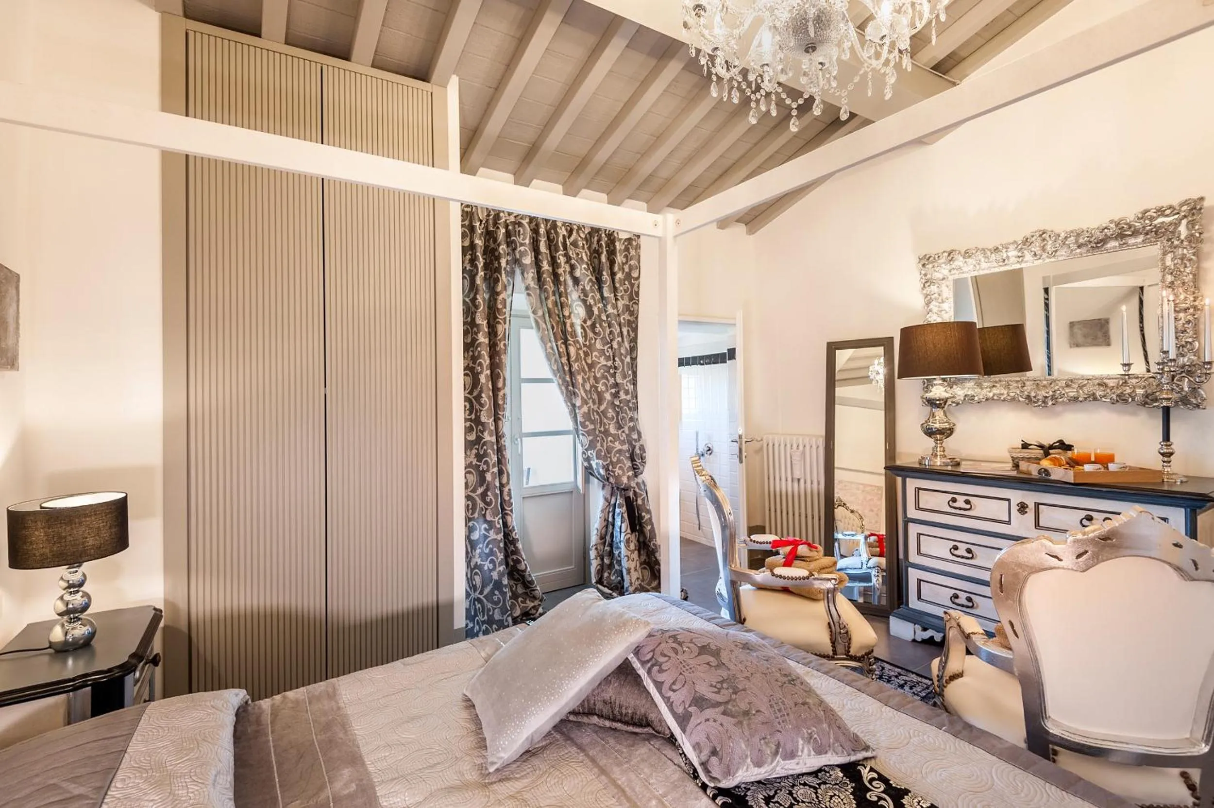 Bedroom in Sweet Tuscany