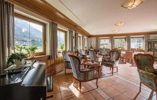 Lobby or reception in Hotel Waldheim Garni