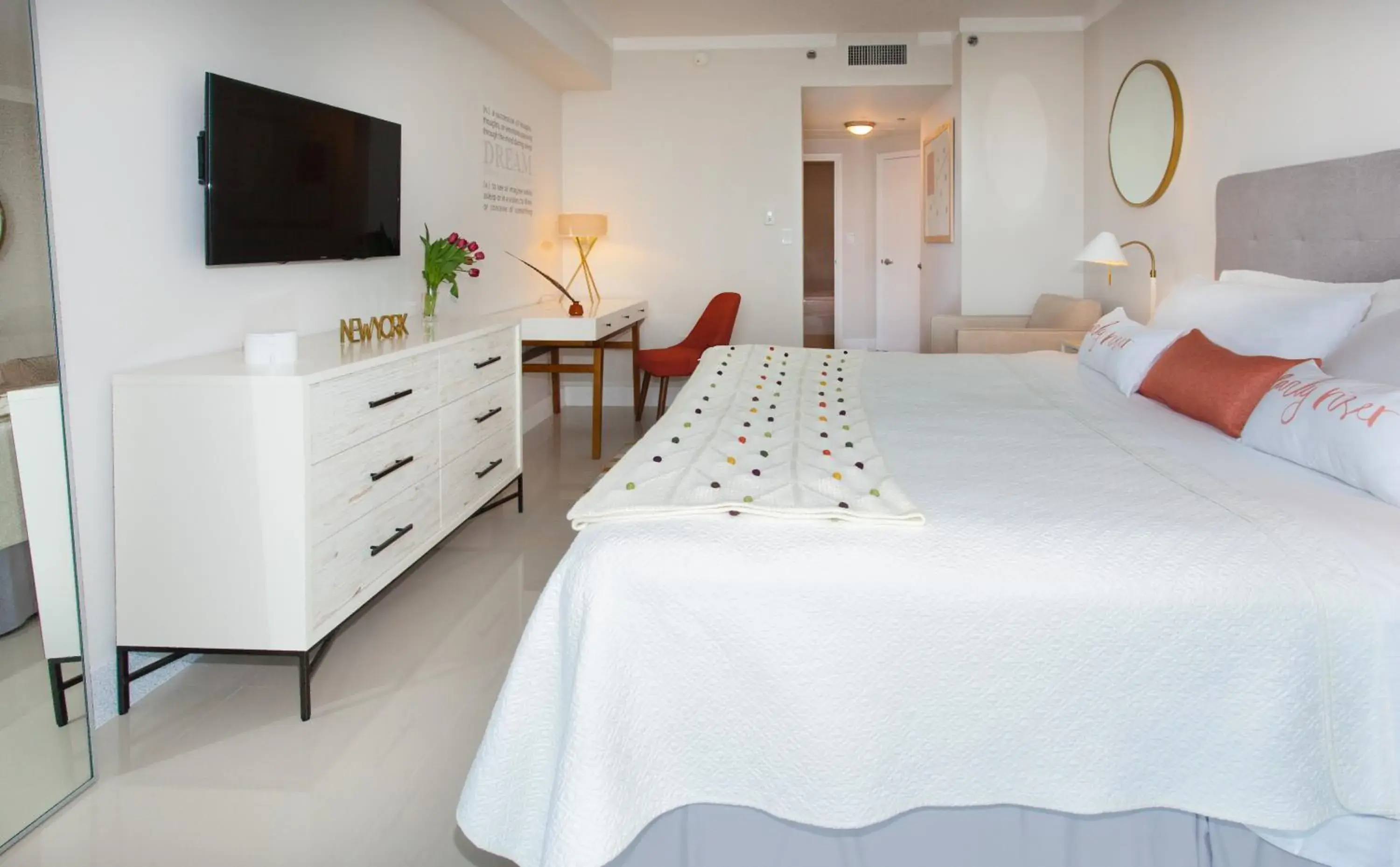 Photo of the whole room in Residences by Miami Vacation Rentals Photo of the whole room in Residences by Miami Vacation Rentals