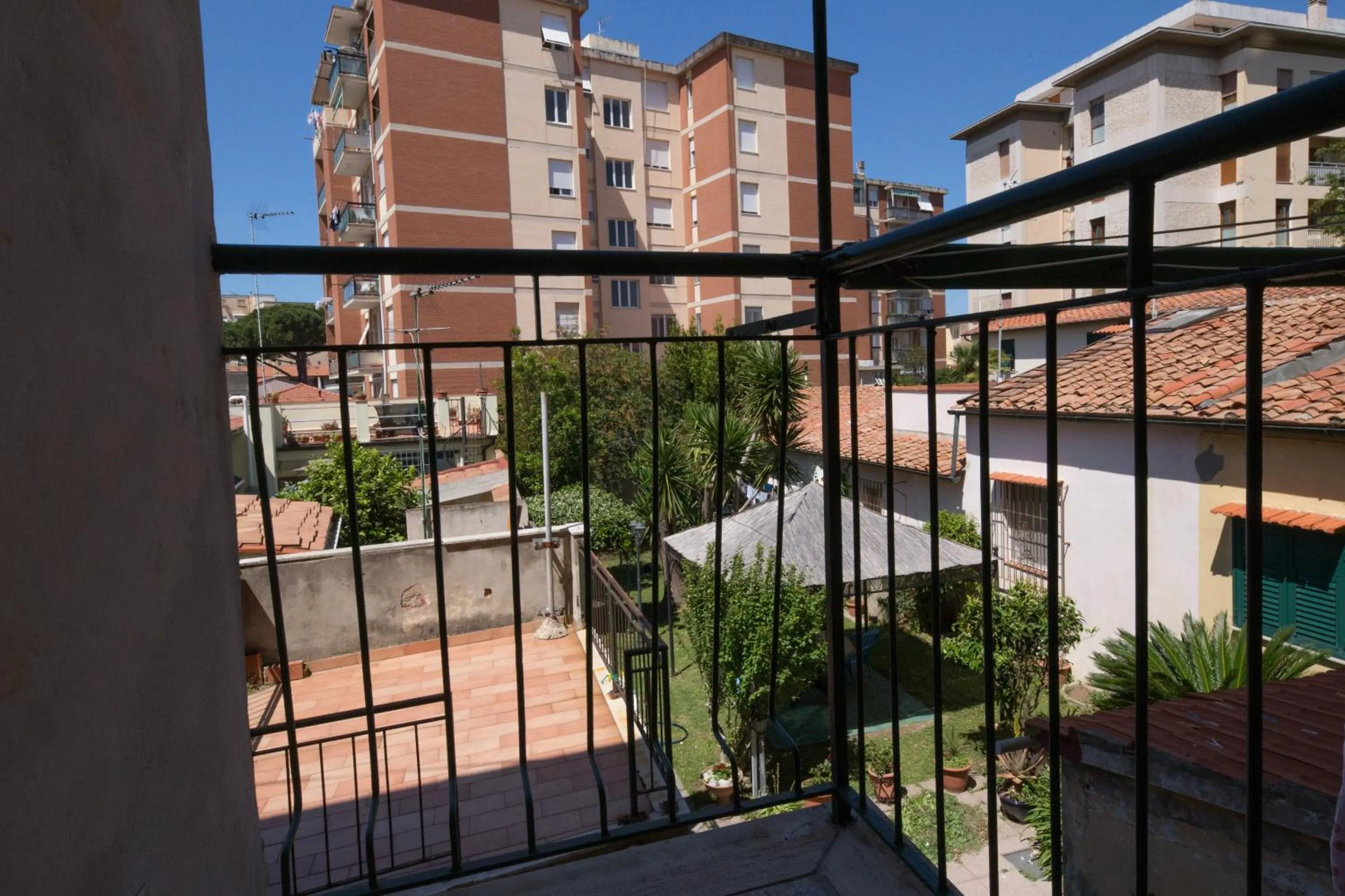 Garden view in B&B In Acquaviva