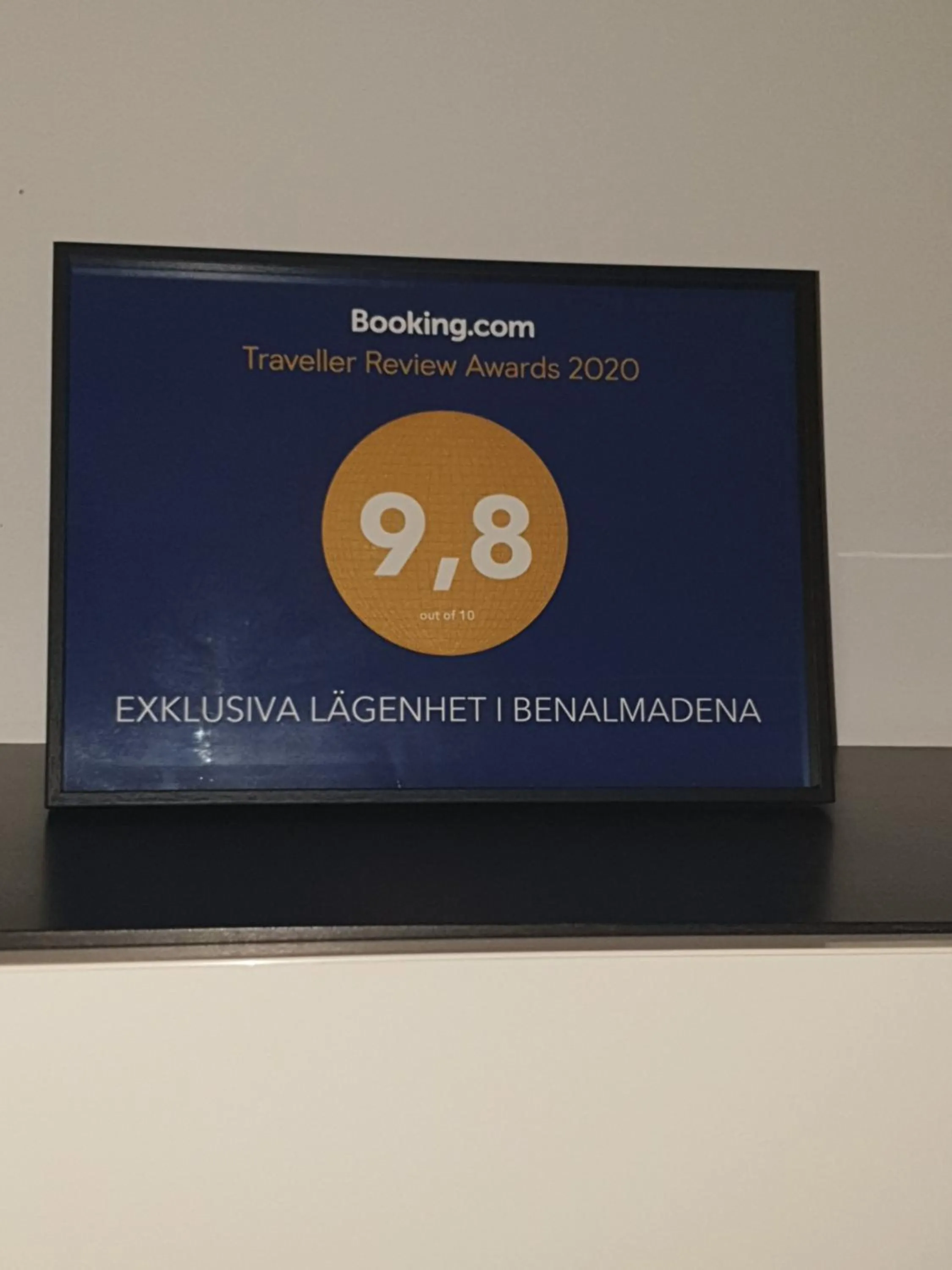 EXKLUSIVA LÄGENHET I BENALMADENA