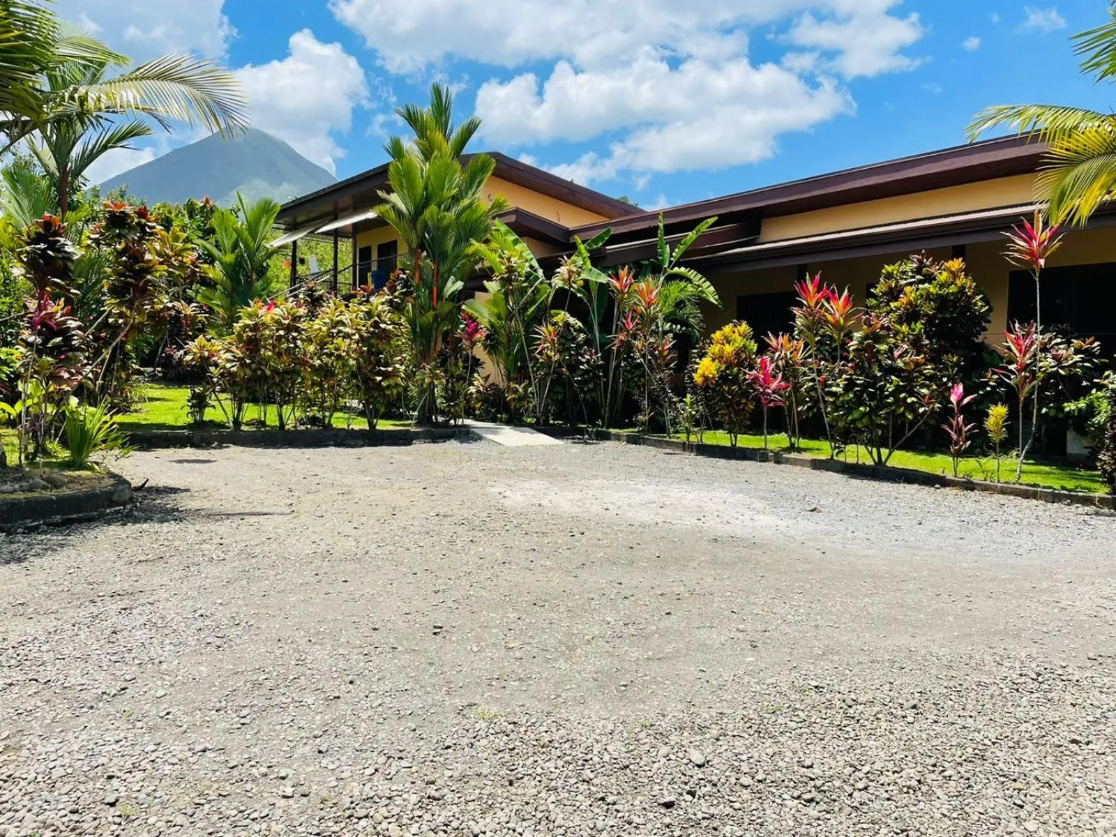 Property building in Aunty Arenal Lodge