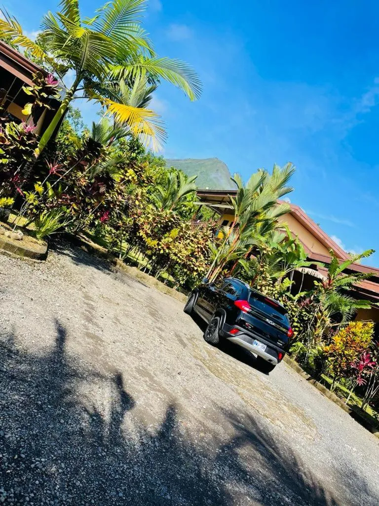 Property building in Aunty Arenal Lodge