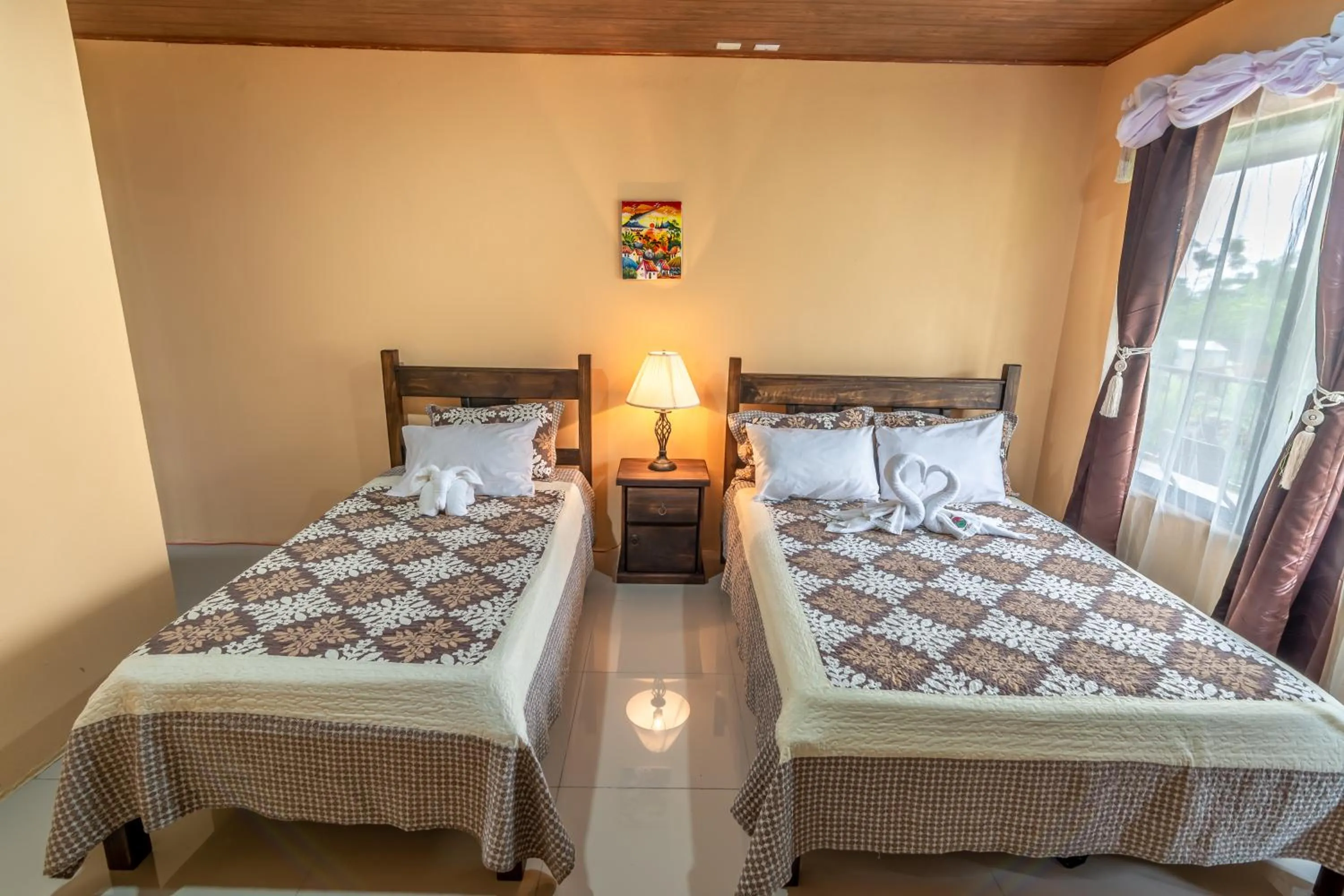 Photo of the whole room, Bed in Aunty Arenal Lodge