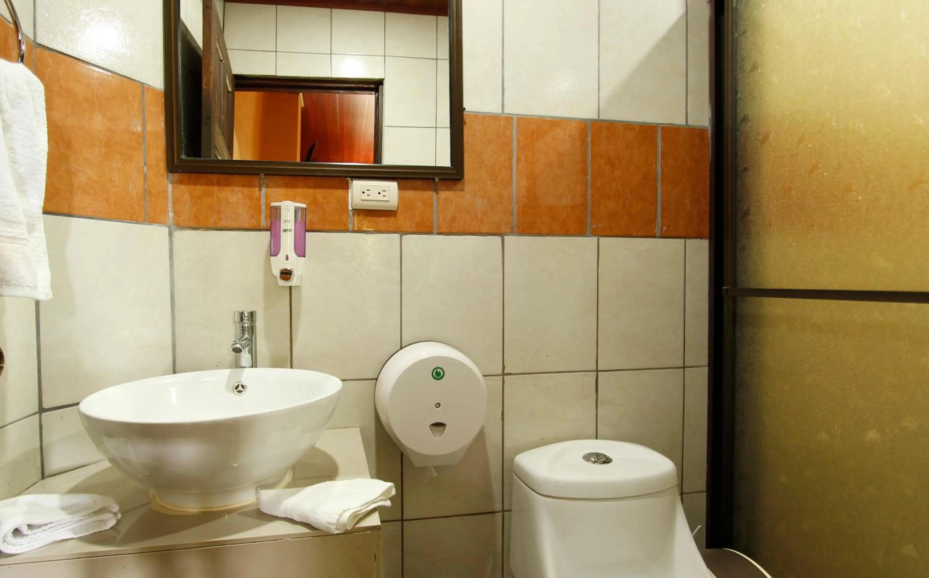Bathroom in Aunty Arenal Lodge