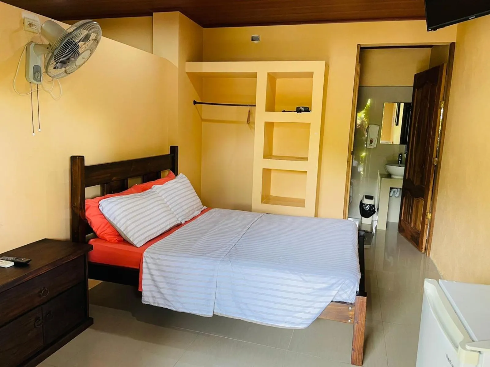 Bed in Aunty Arenal Lodge