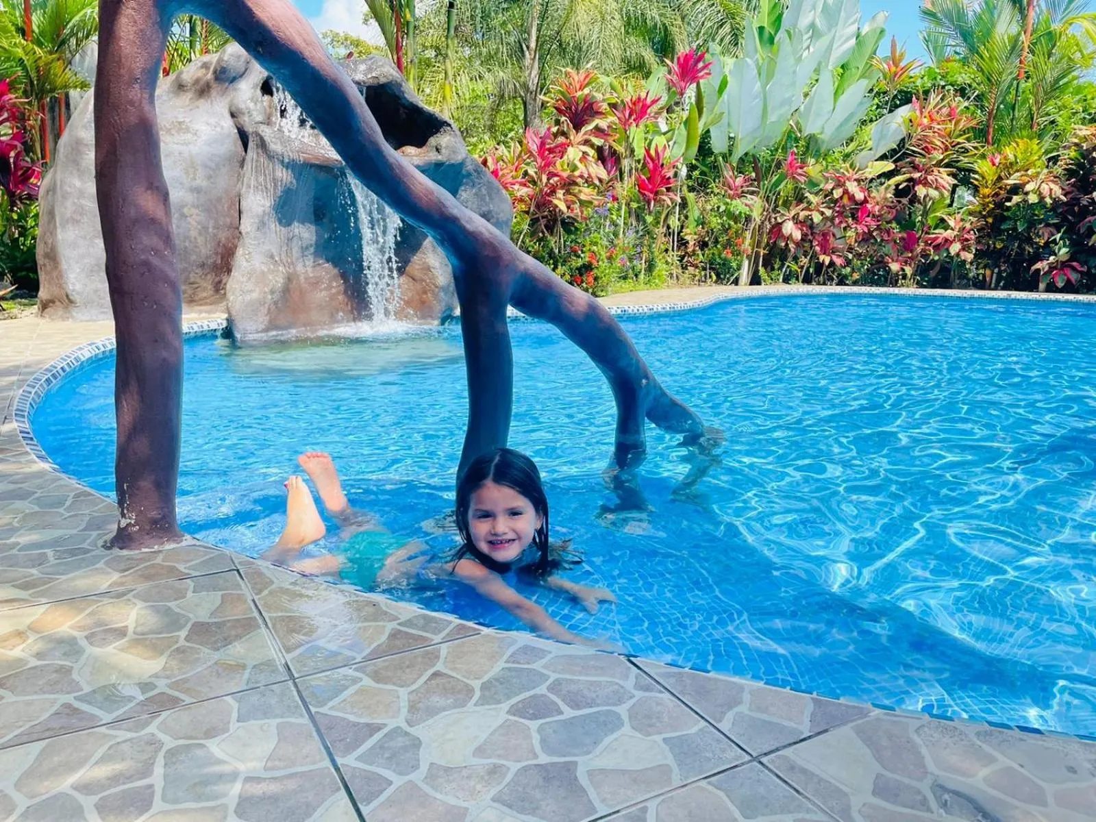 Swimming pool in Aunty Arenal Lodge