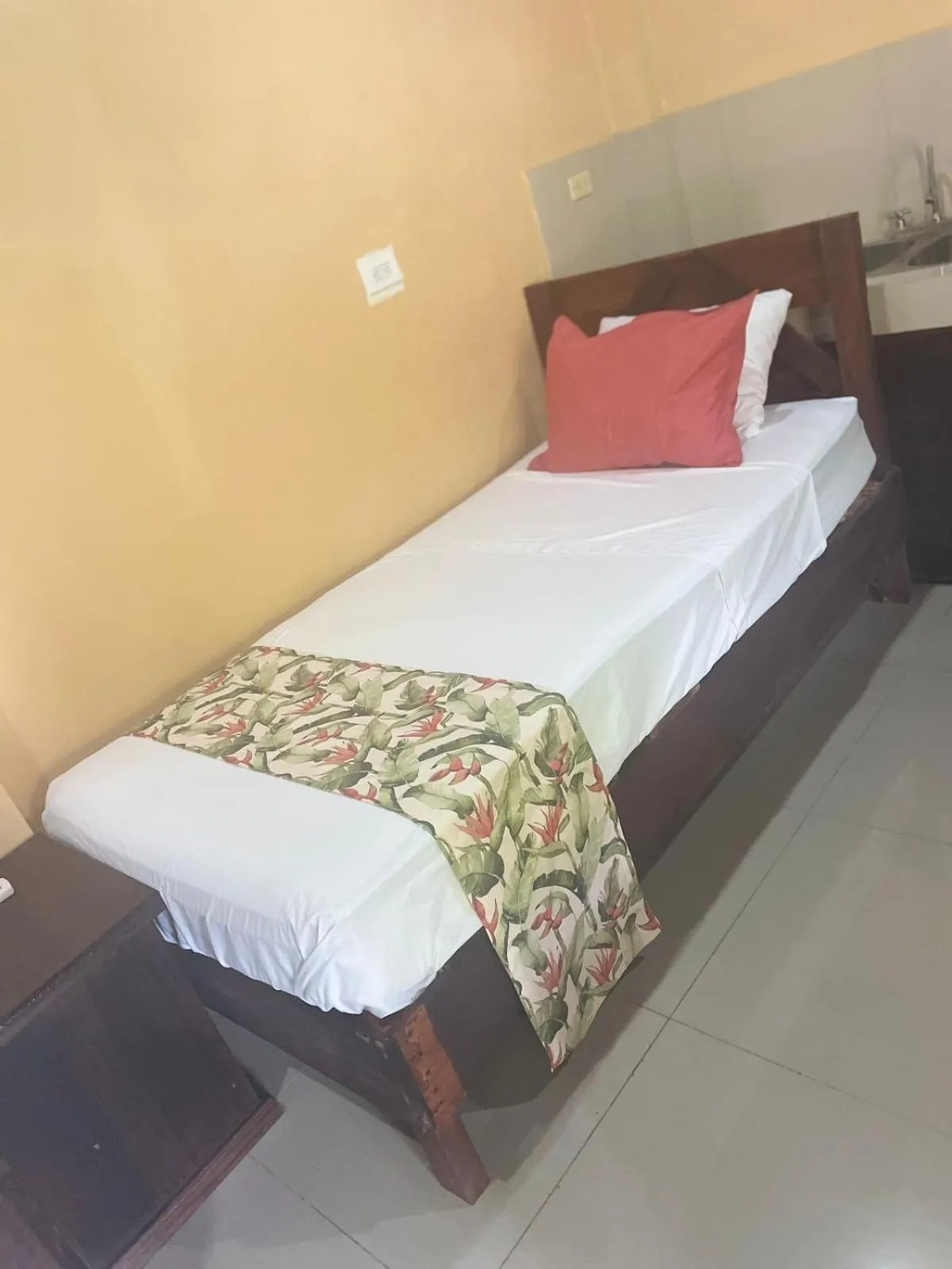 Bed in Aunty Arenal Lodge