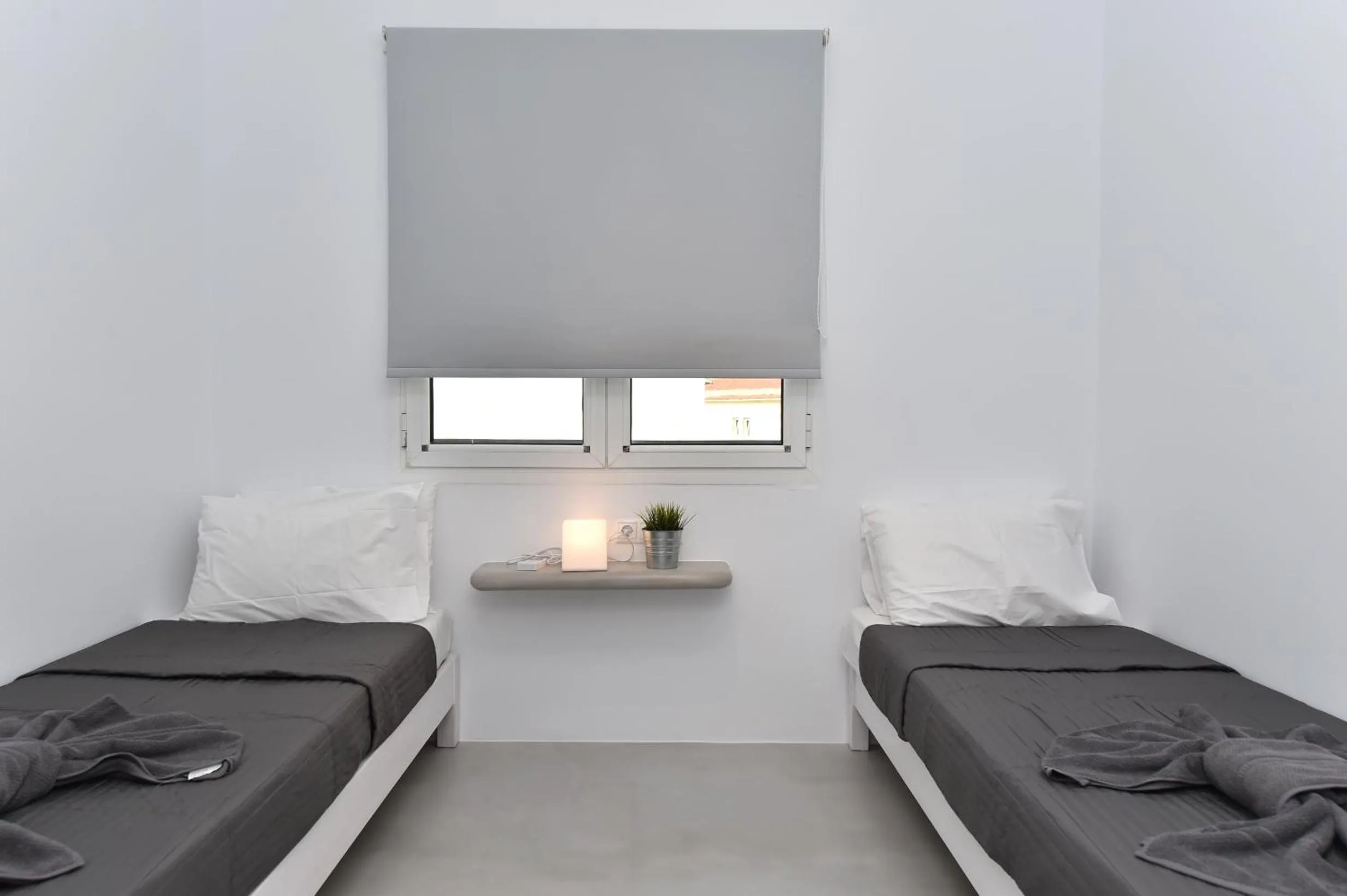 Bedroom, Bed in The Local House
