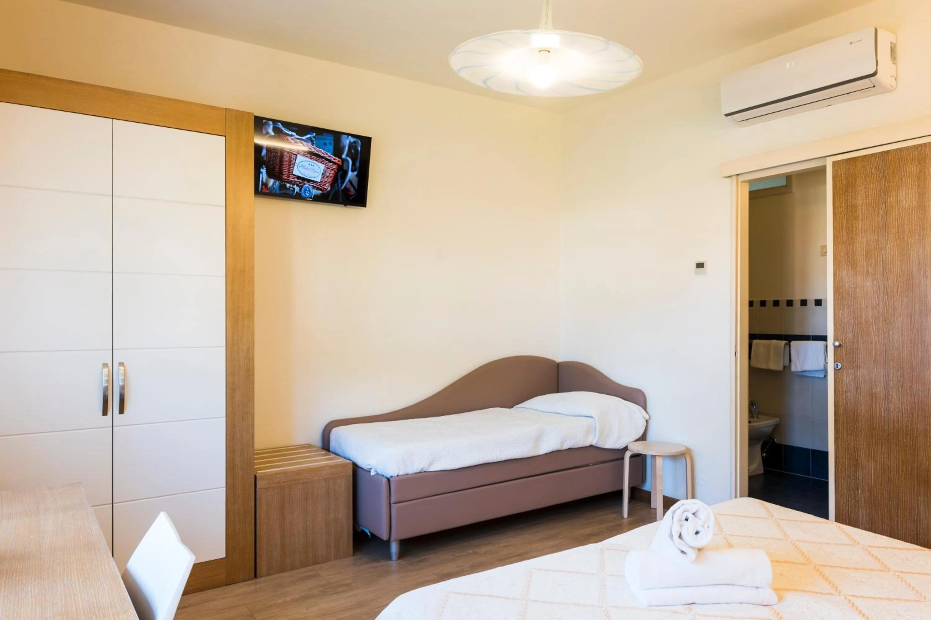 Bedroom, Bed in Hotel Sylvia