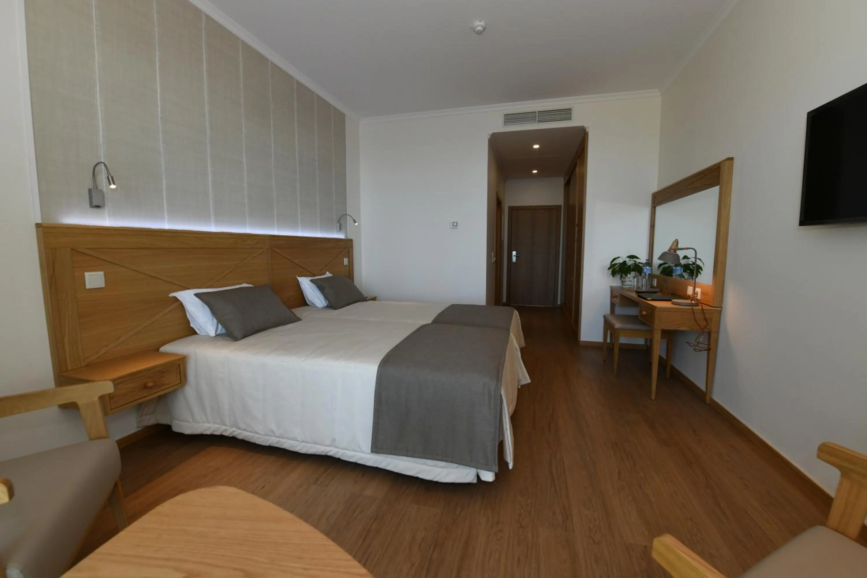 Seating area, Bed in Hotel Do Campo