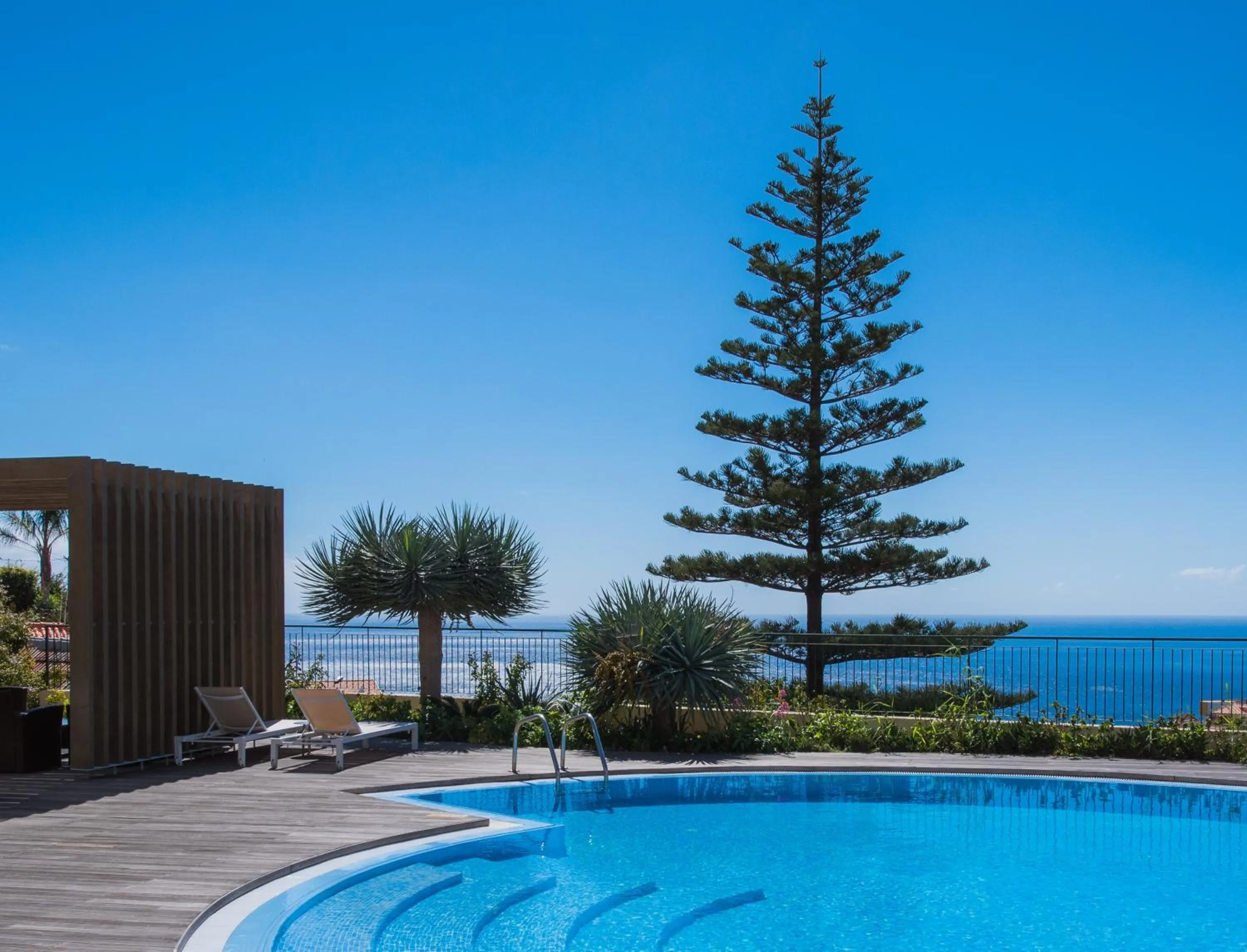 Swimming pool in Hotel Do Campo
