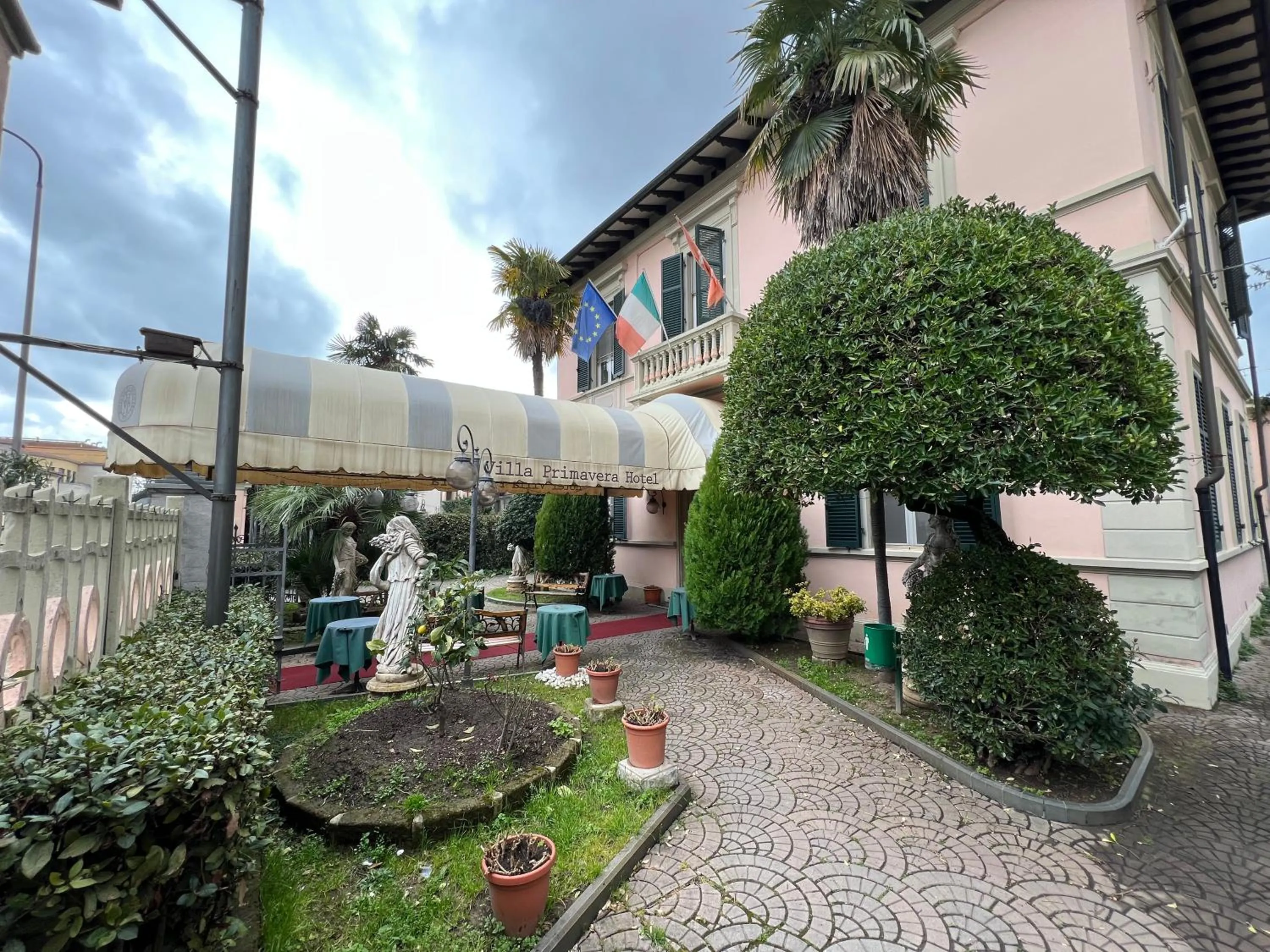 Property building in Hotel Villa Primavera