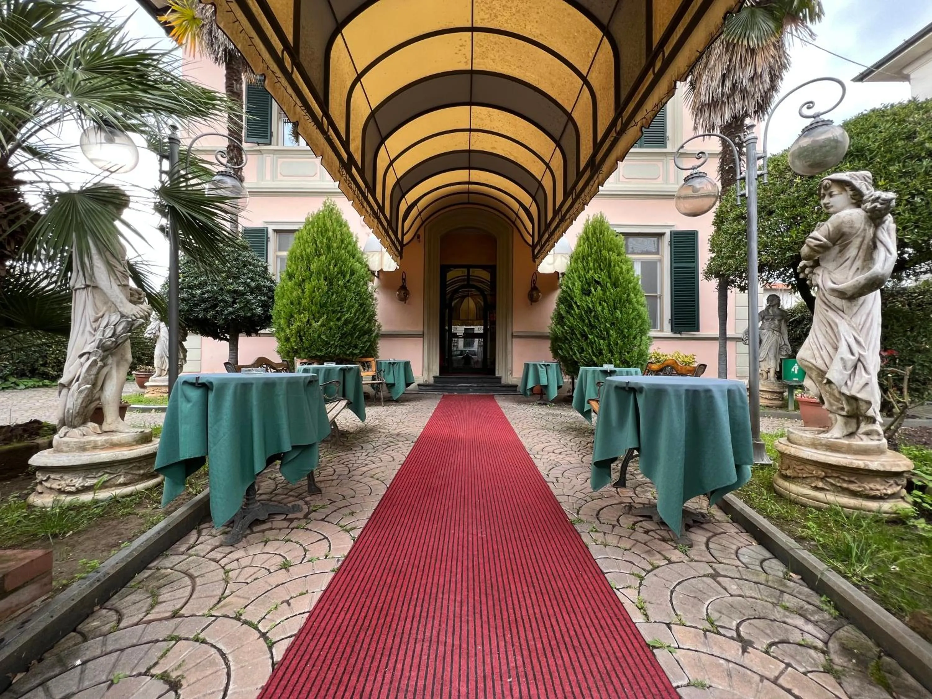 Facade/entrance in Hotel Villa Primavera