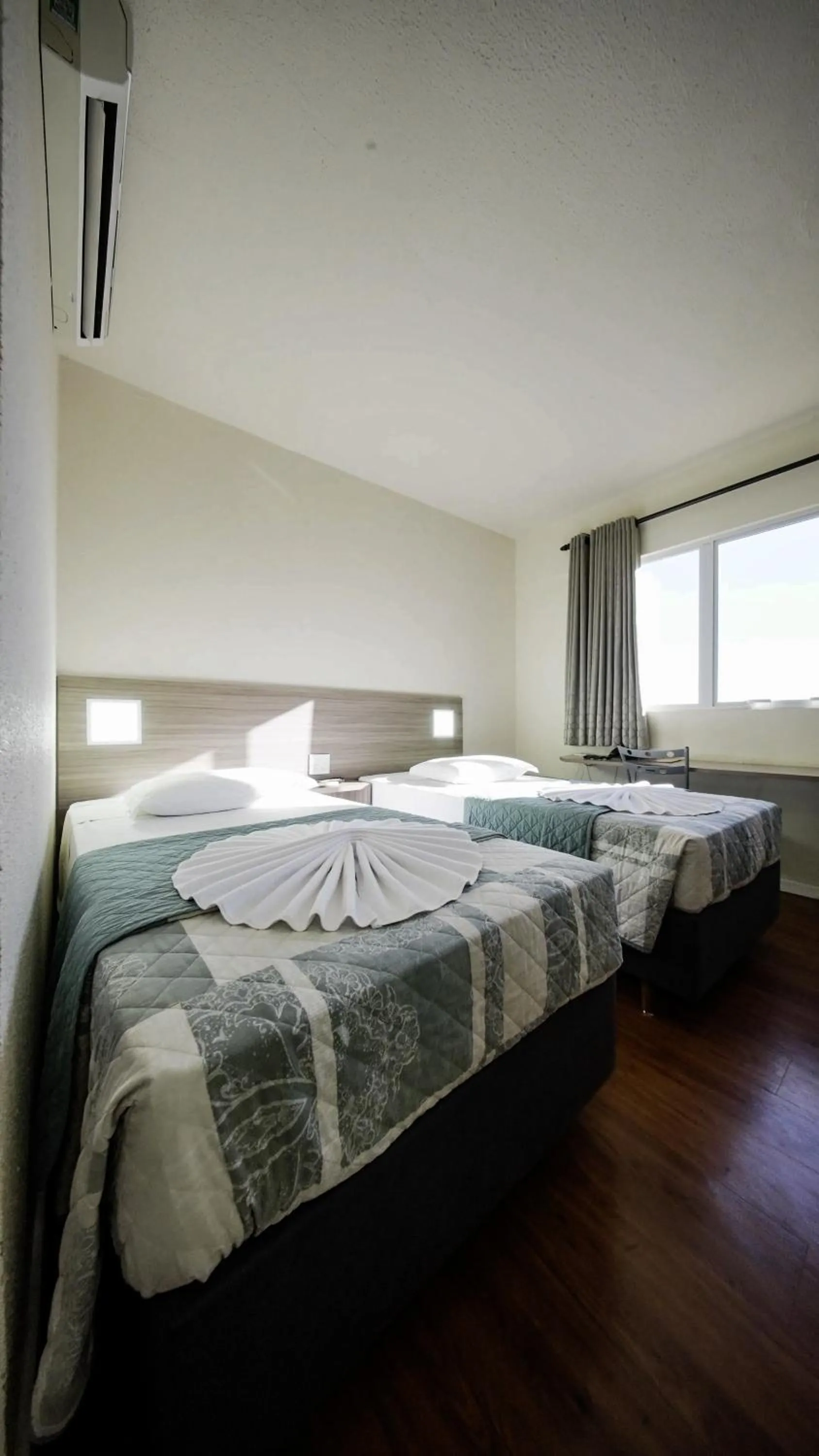 LH Plaza Hotel