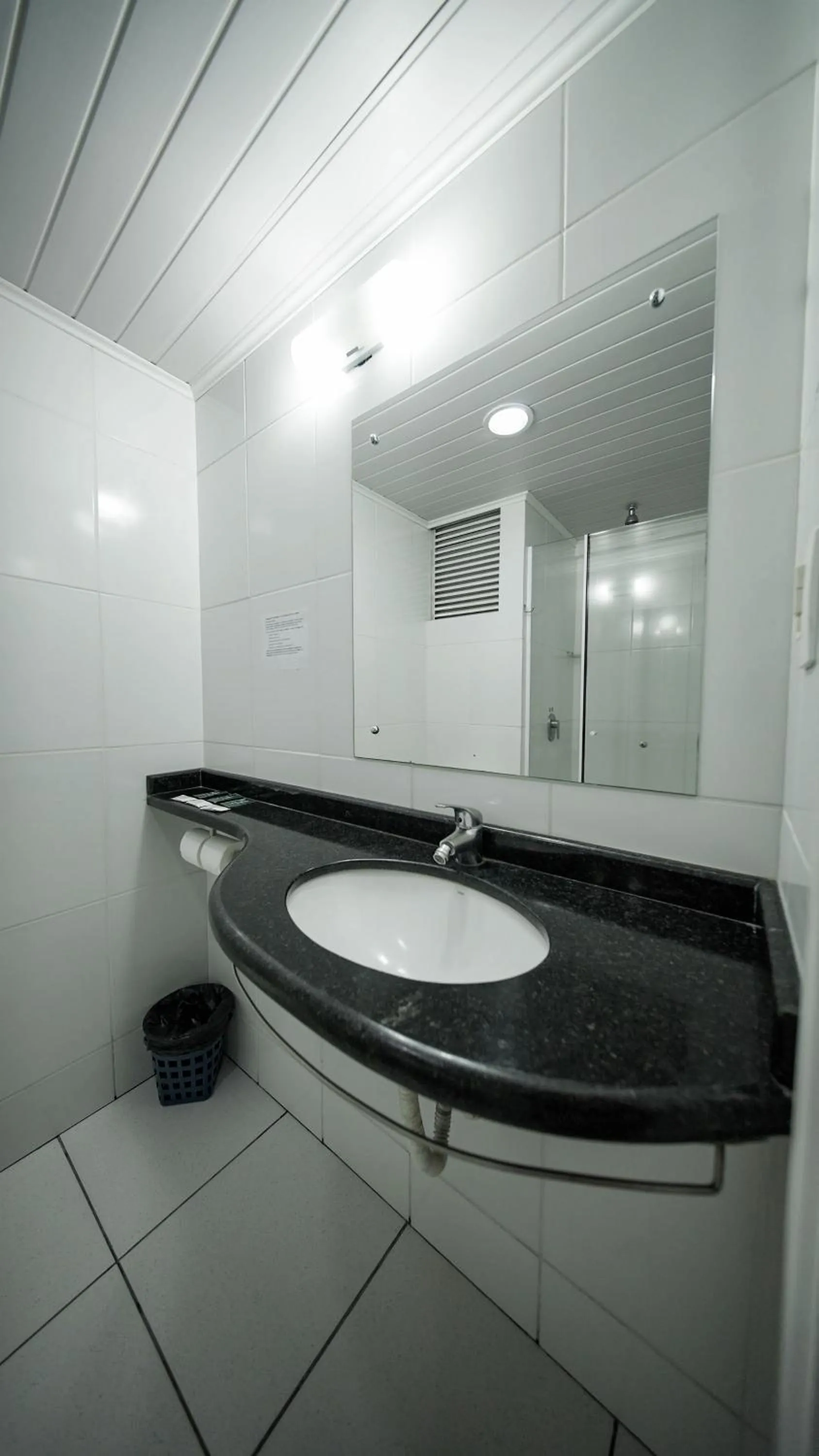 Bathroom in LH Plaza Hotel