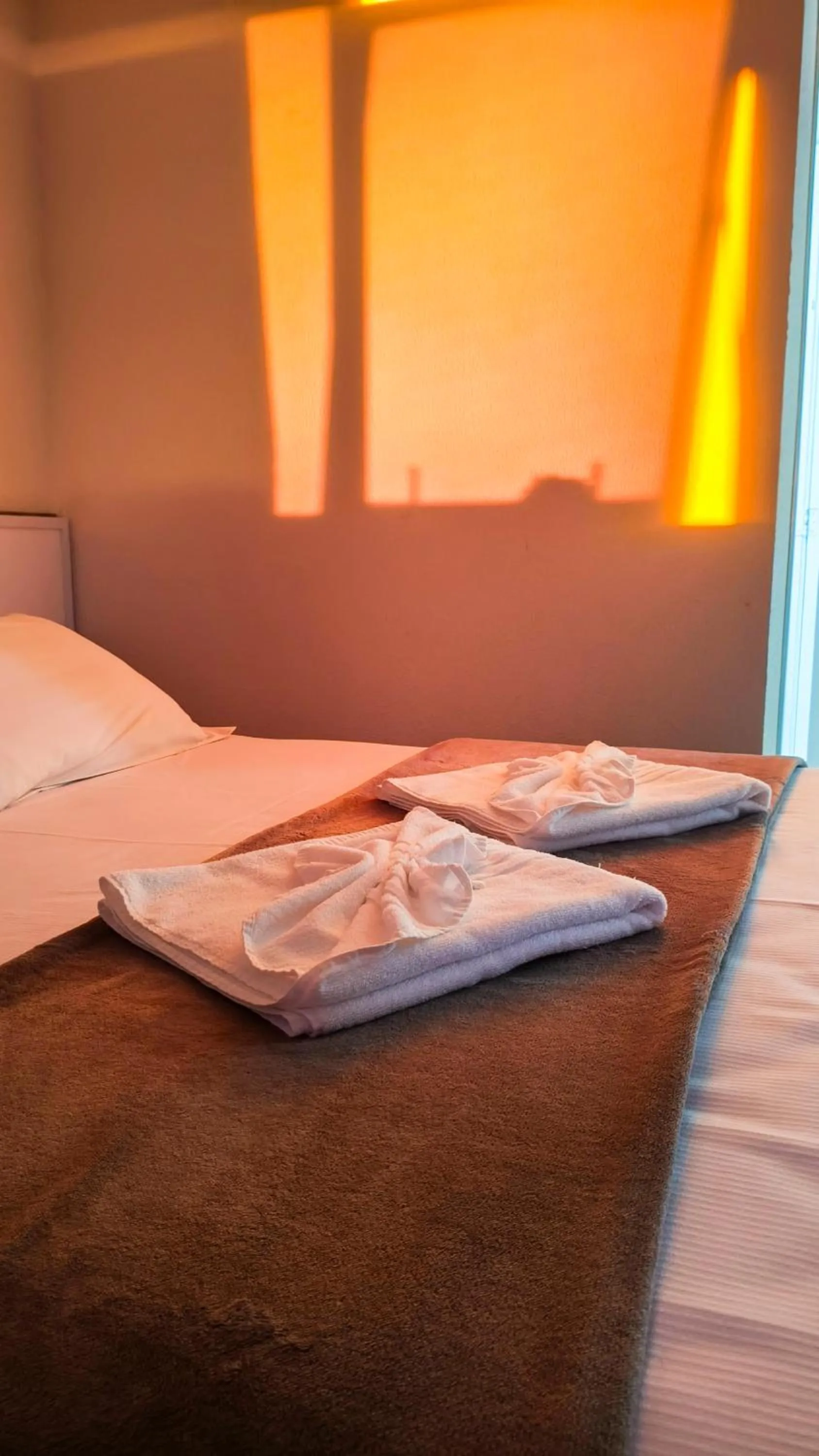 Breakfast, Bed in LH Plaza Hotel