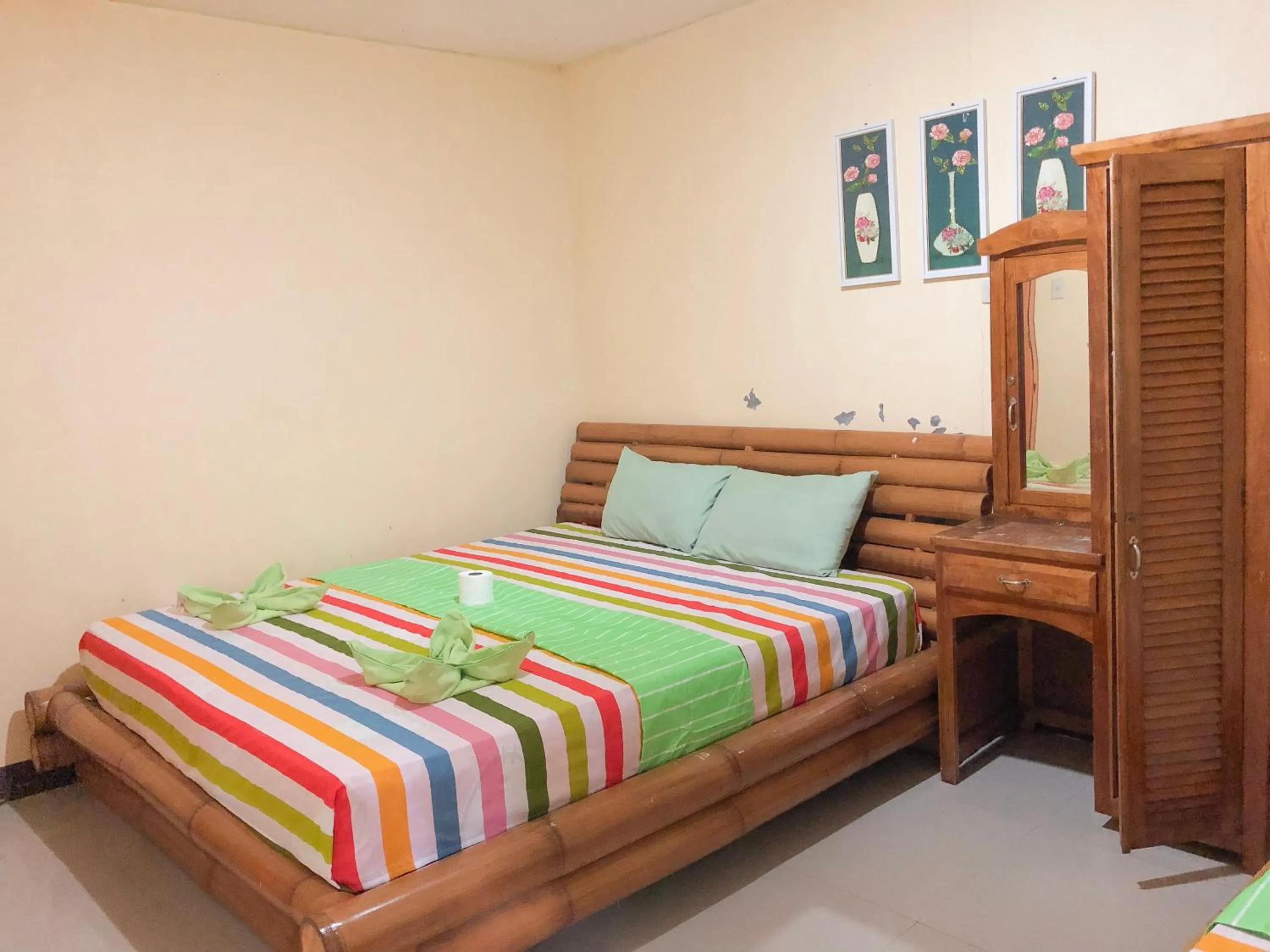 Bed in Ging Ging Homes Alona Beach