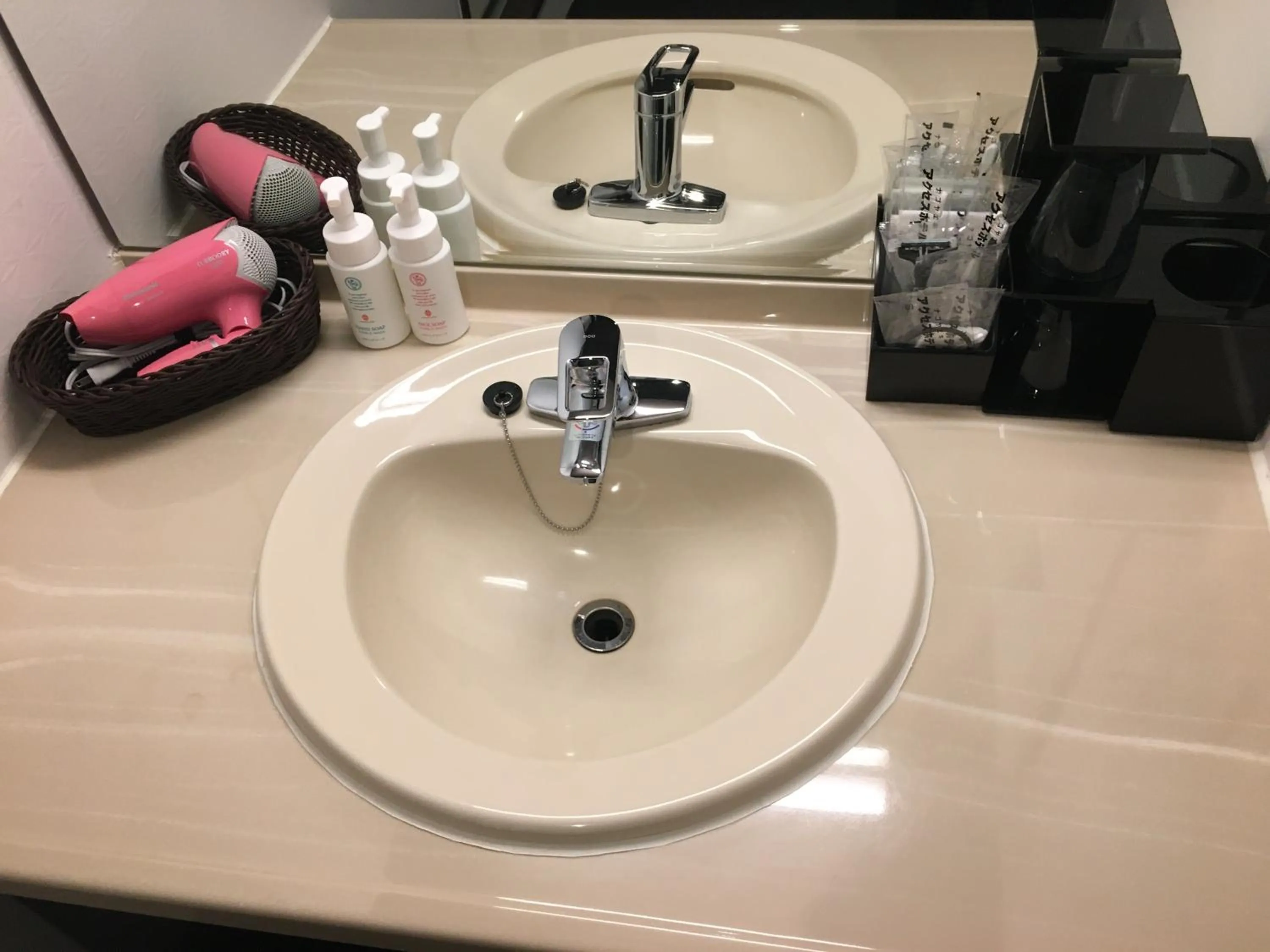 Photo of the whole room in Nagoyaeki Access Hotel