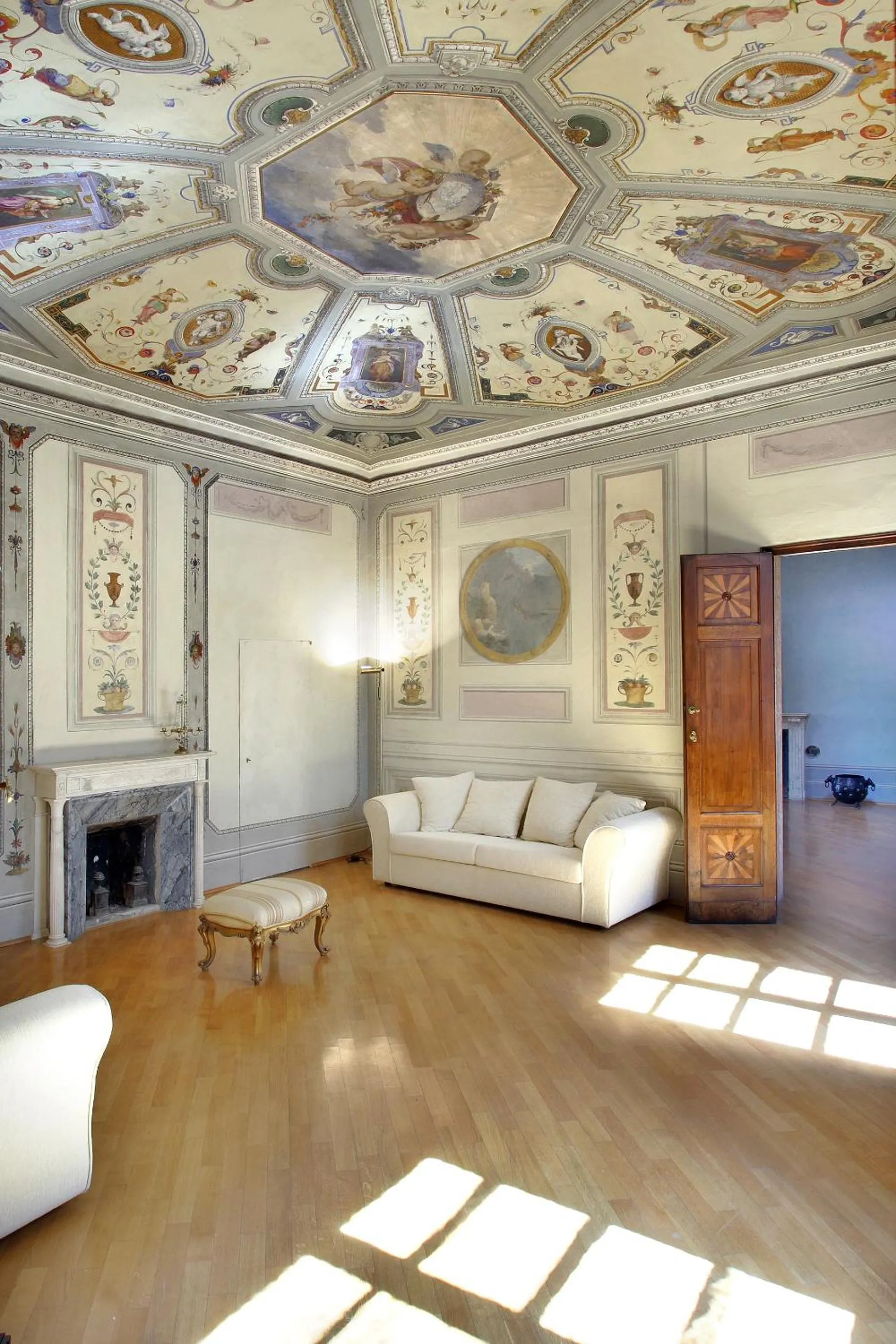 Living room in Palazzo Tolomei - Residenza D'Epoca