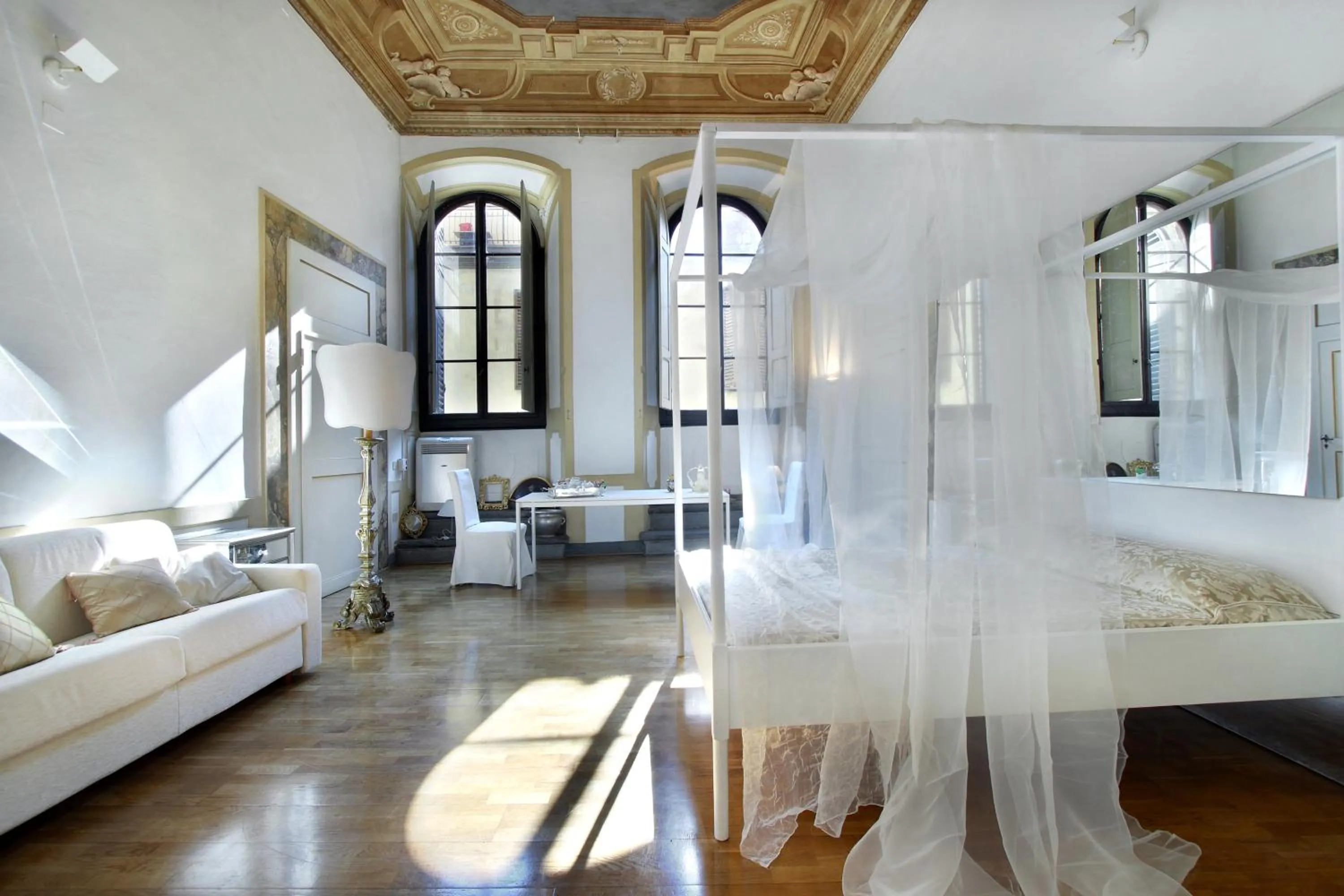 Photo of the whole room in Palazzo Tolomei - Residenza D'Epoca