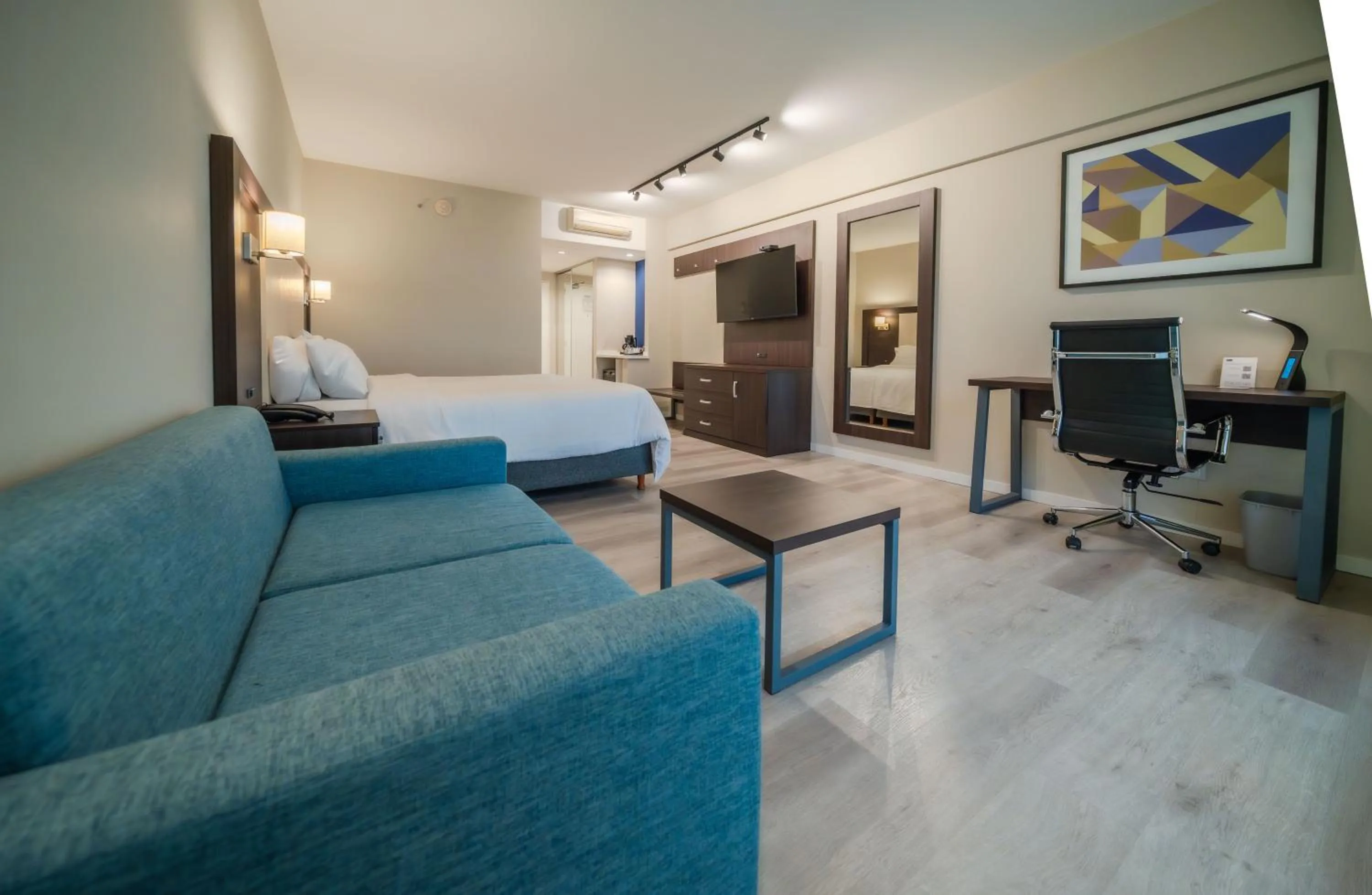 Bed in Holiday Inn Express Rosario by IHG