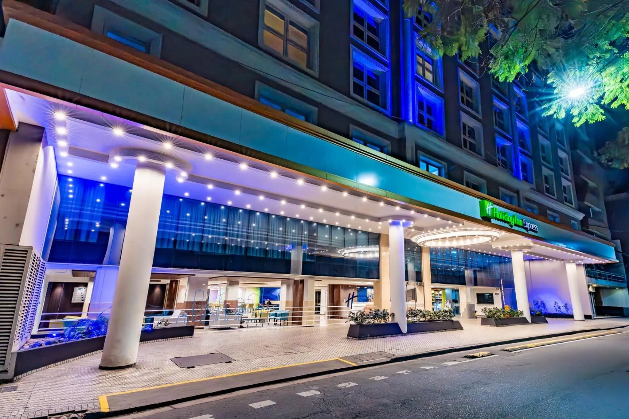 Property building in Holiday Inn Express Rosario by IHG