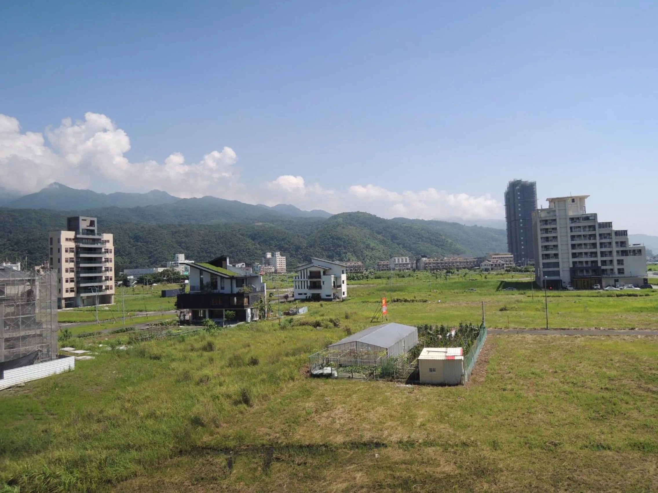Mountain view in Wendy's home Toucheng Mansion B