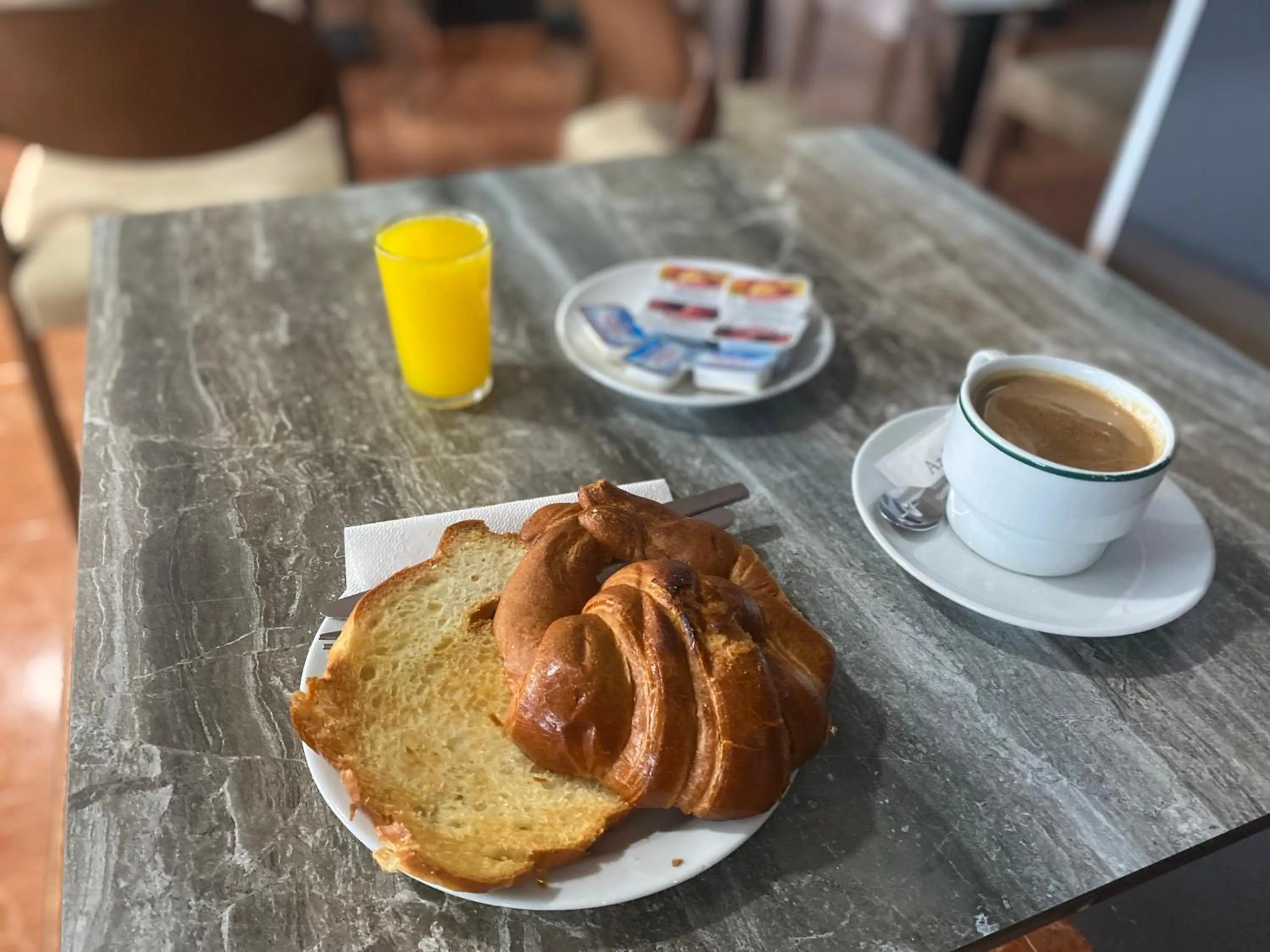 Restaurant/places to eat in Hotel Praderón