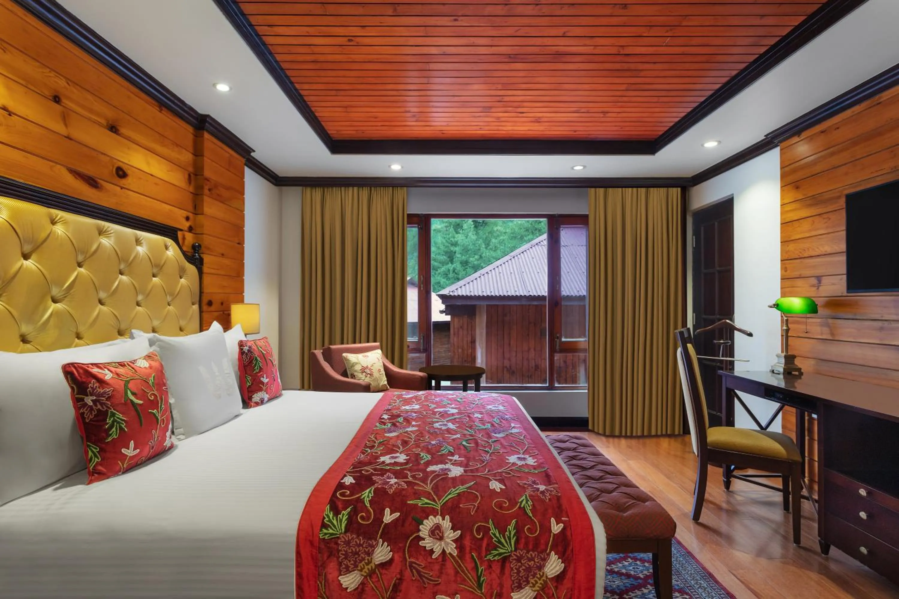 Bed in Welcomhotel by ITC Hotels, Pine N Peak, Pahalgam