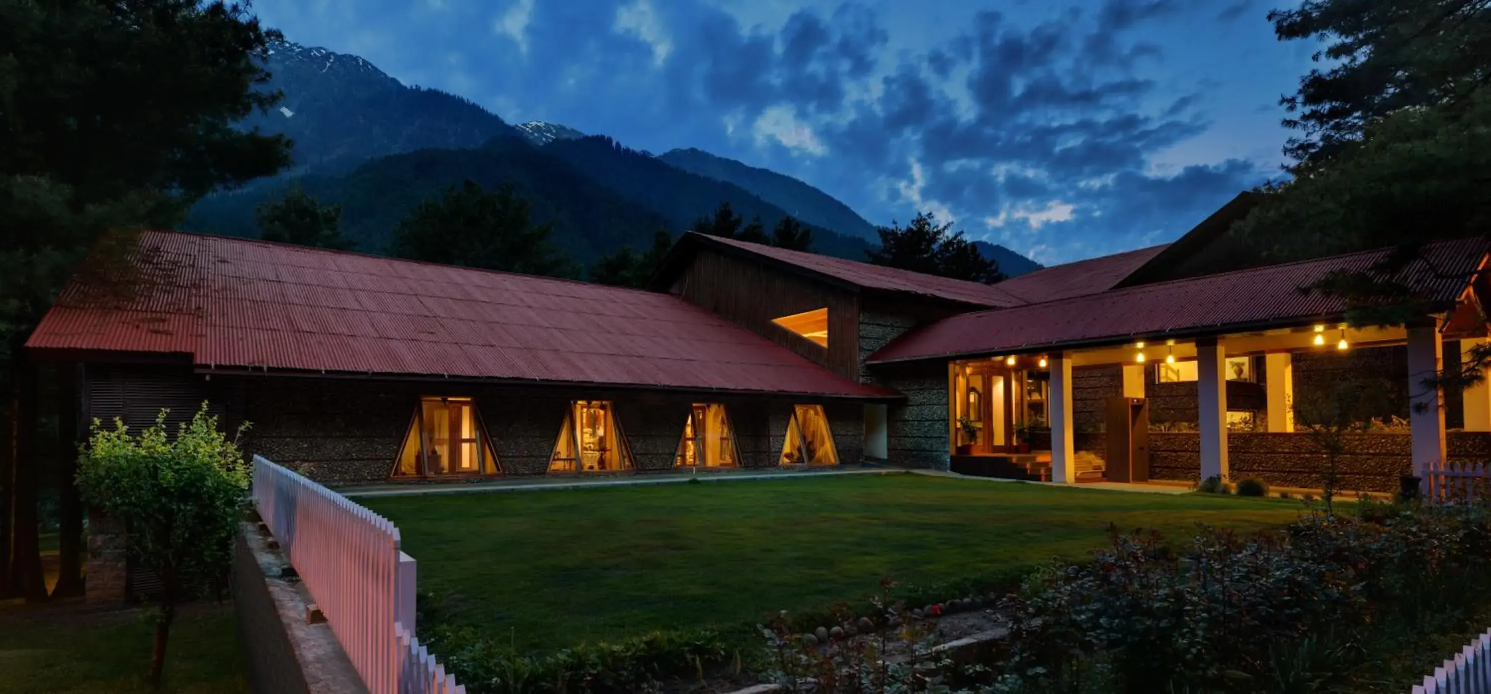 Property building in Welcomhotel by ITC Hotels, Pine N Peak, Pahalgam Property building in Welcomhotel by ITC Hotels, Pine N Peak, Pahalgam