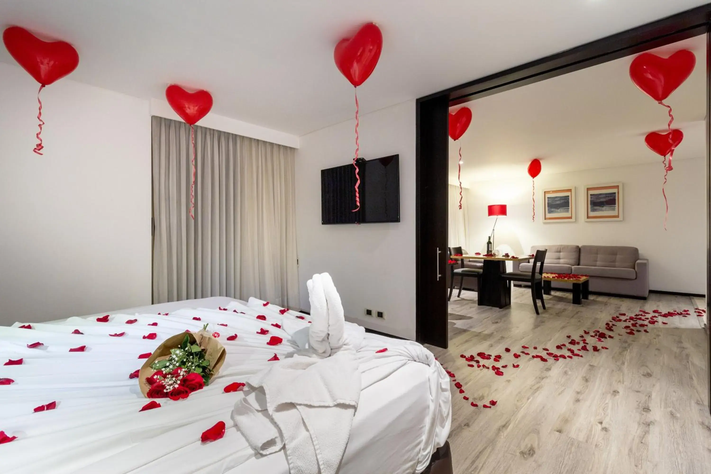 Economy Twin Room in Hotel Madisson Inn Luxury By GEH Suites Economy Twin Room in Hotel Madisson Inn Luxury By GEH Suites