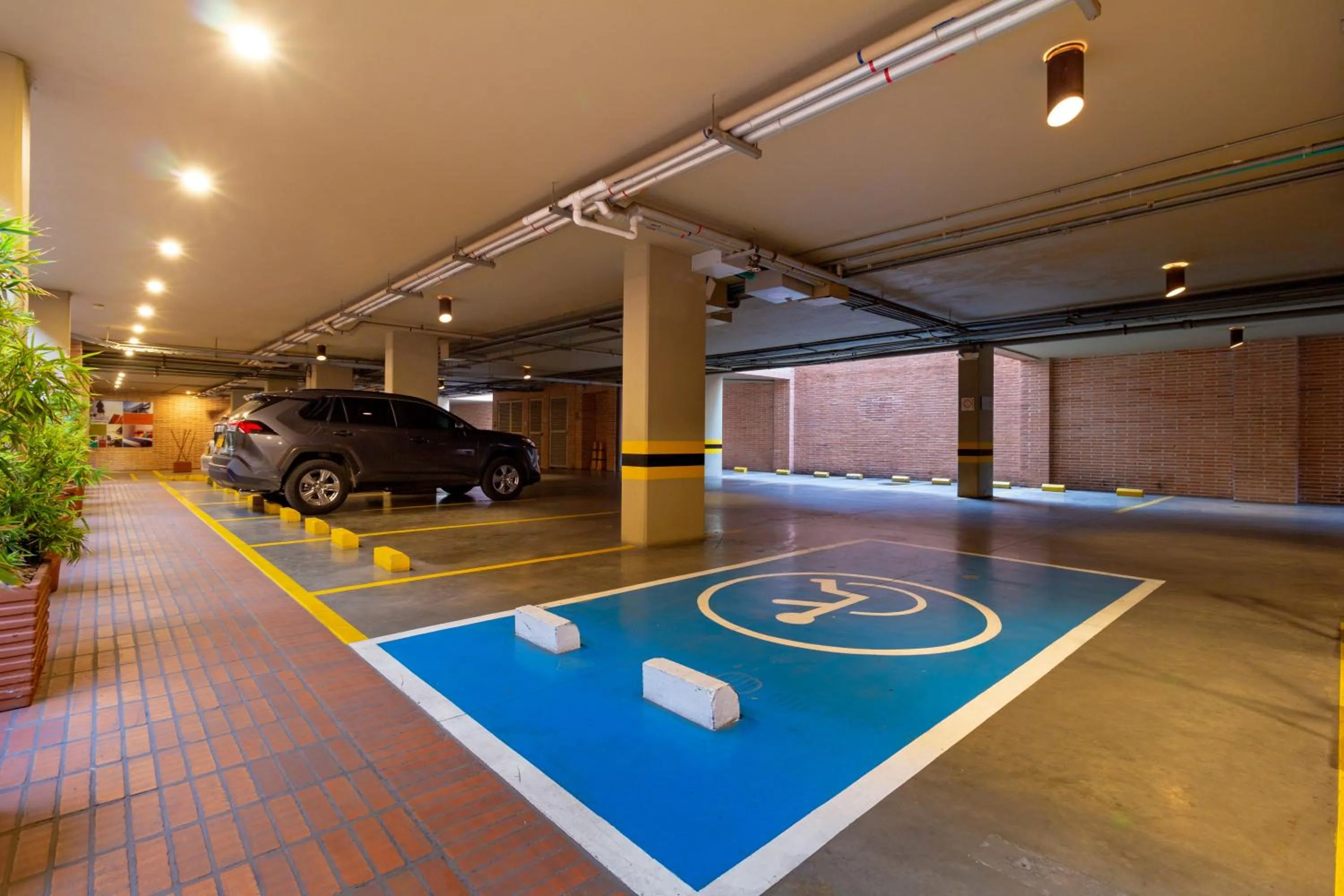 Property building in Hotel Madisson Inn Luxury By GEH Suites