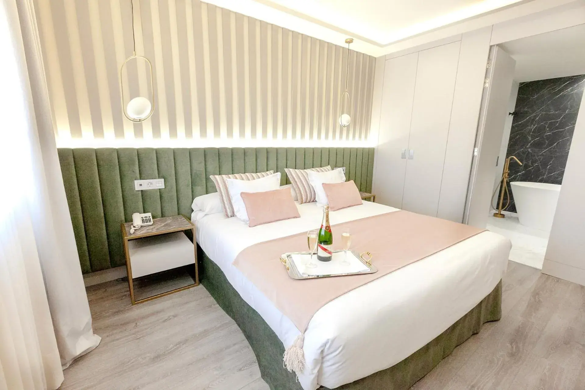 Bed in Hotel Alfonso VIII Bed in Hotel Alfonso VIII