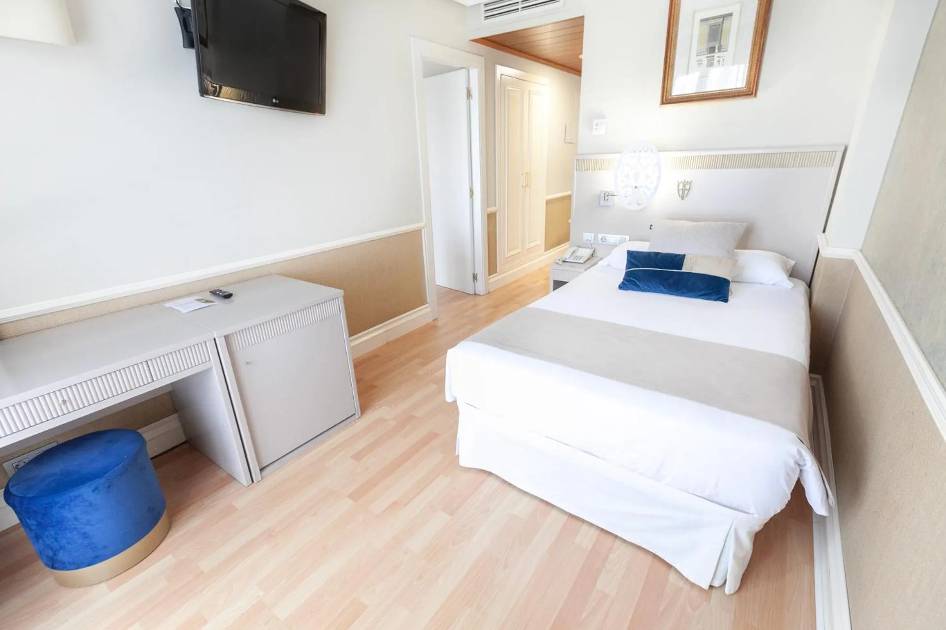 Bed in Hotel Alfonso VIII