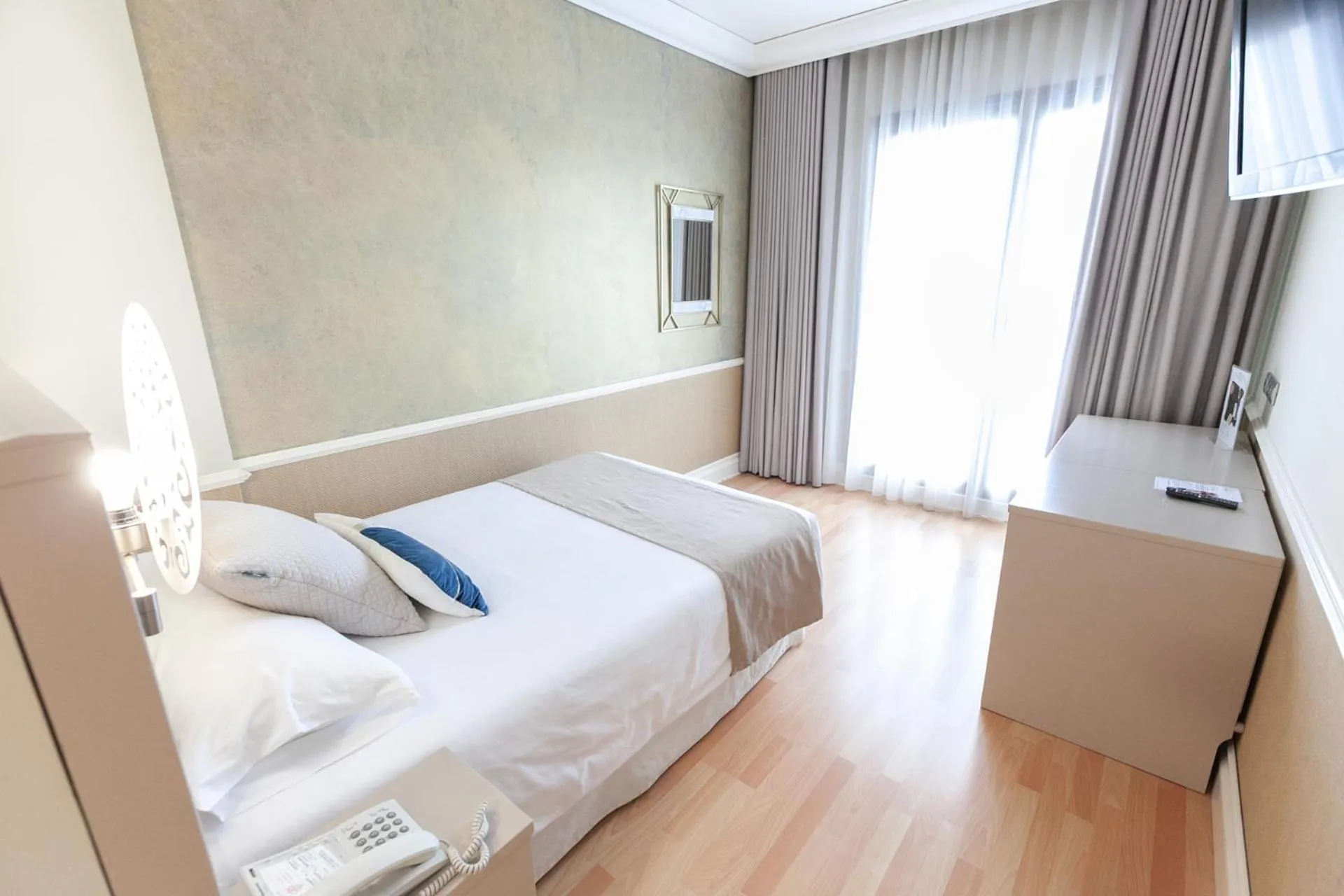 Bed in Hotel Alfonso VIII