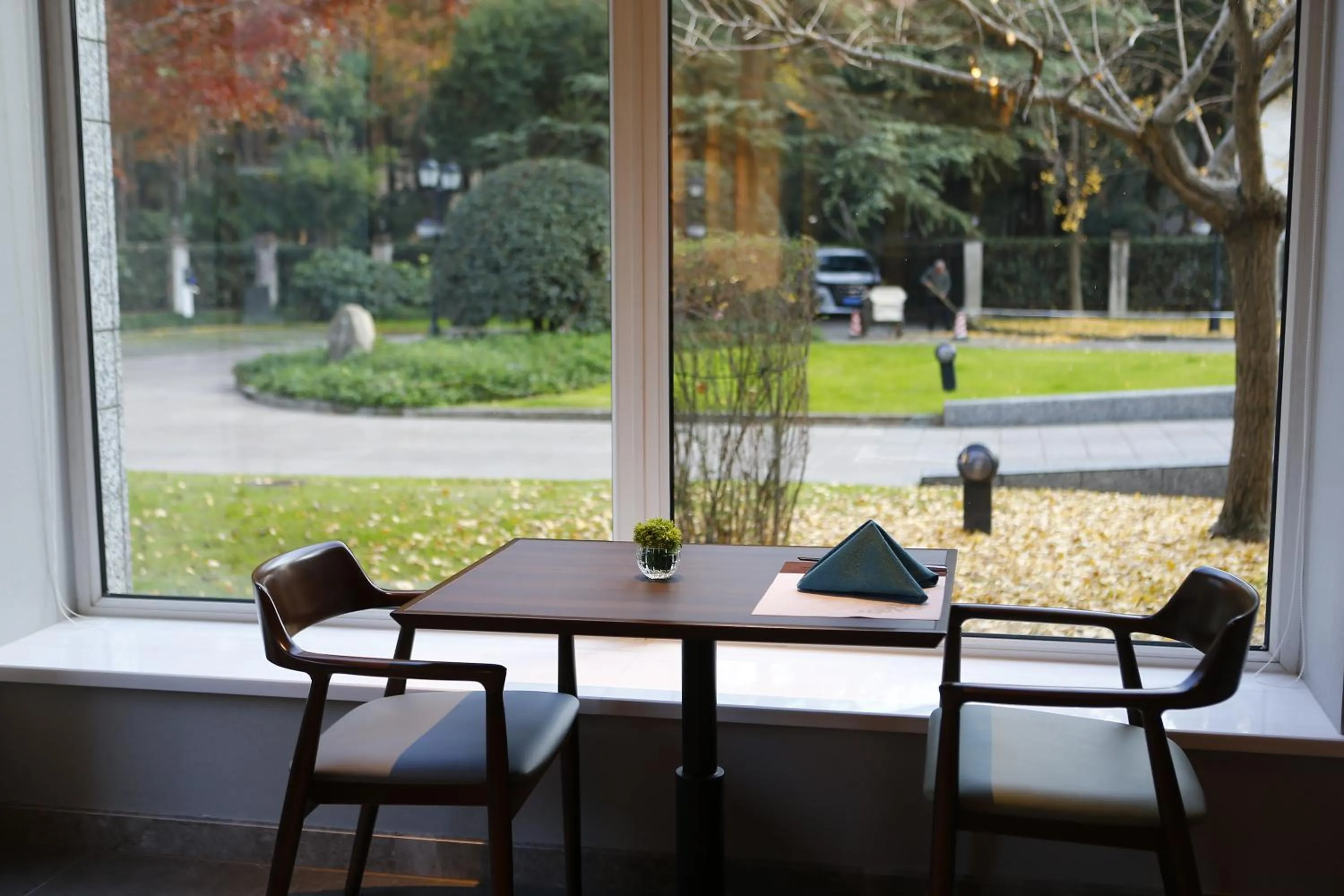 Restaurant/places to eat in Hong Qiao State Guest House