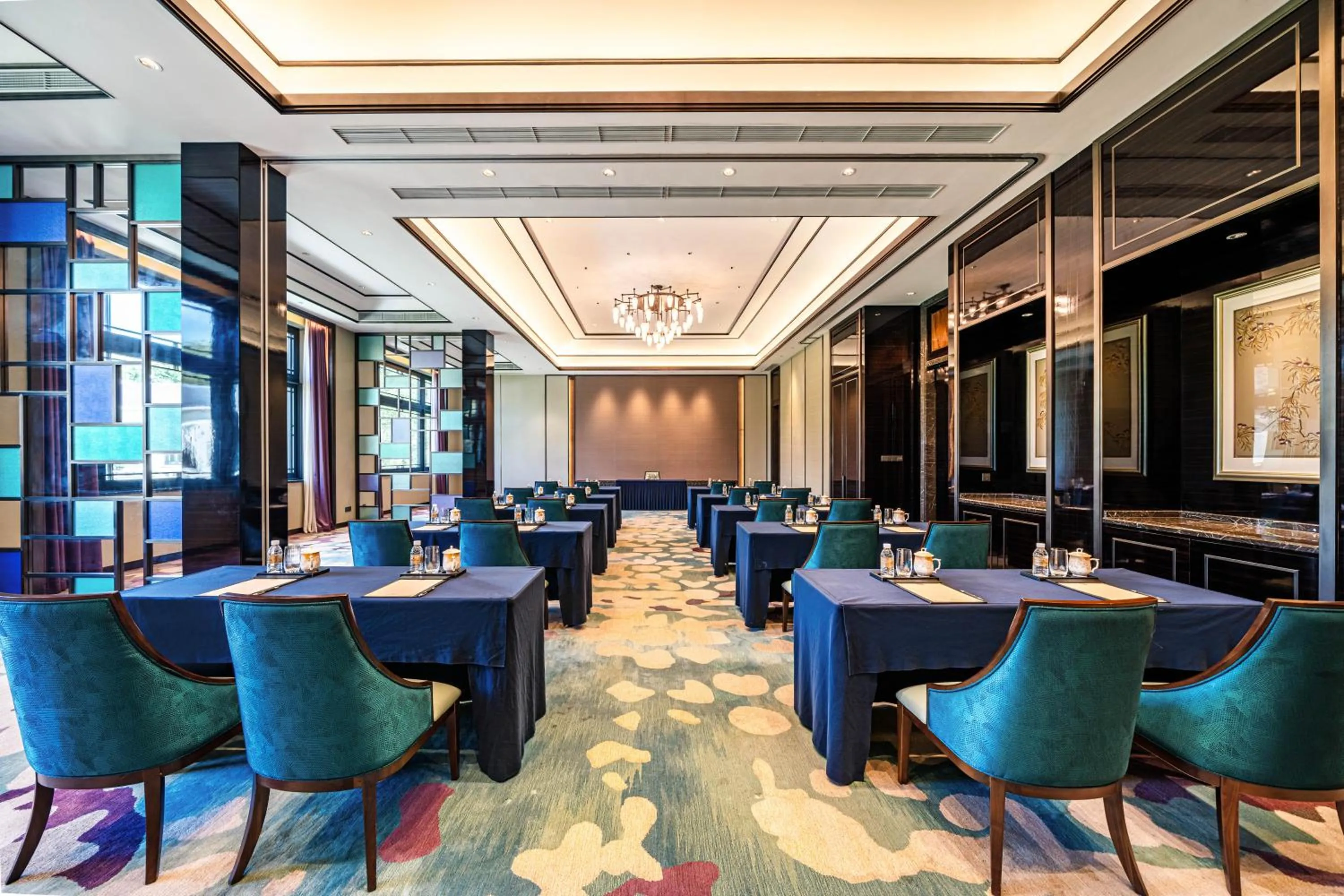 Meeting/conference room in Hong Qiao State Guest House