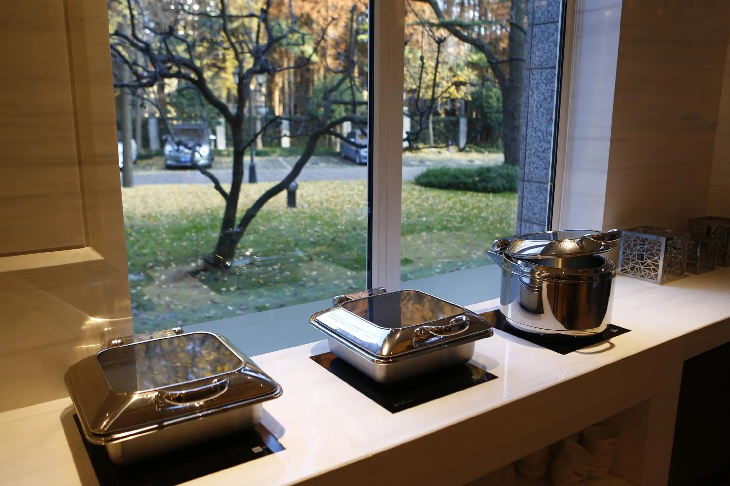 Restaurant/places to eat in Hong Qiao State Guest House