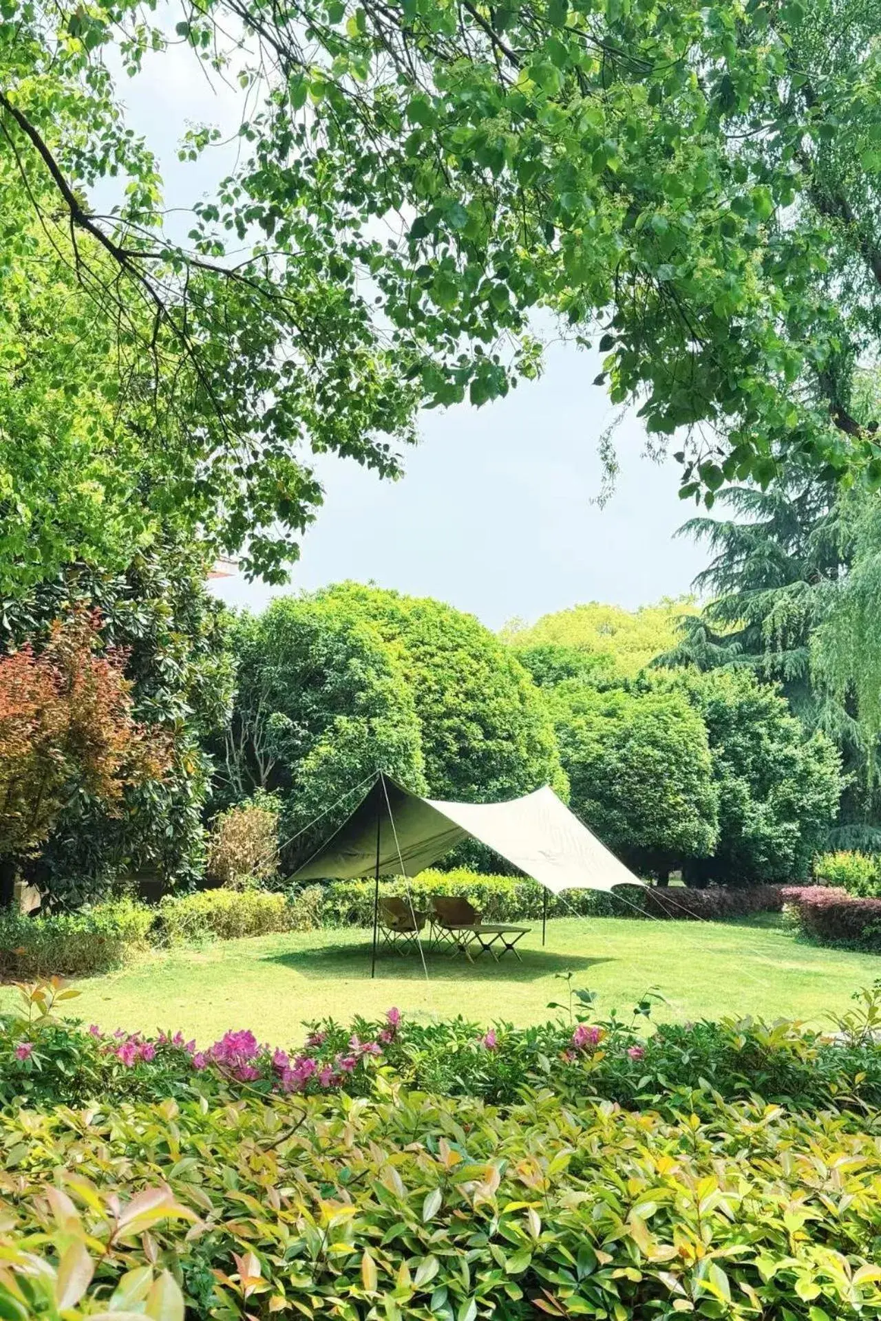 Property building in Hong Qiao State Guest House Property building in Hong Qiao State Guest House