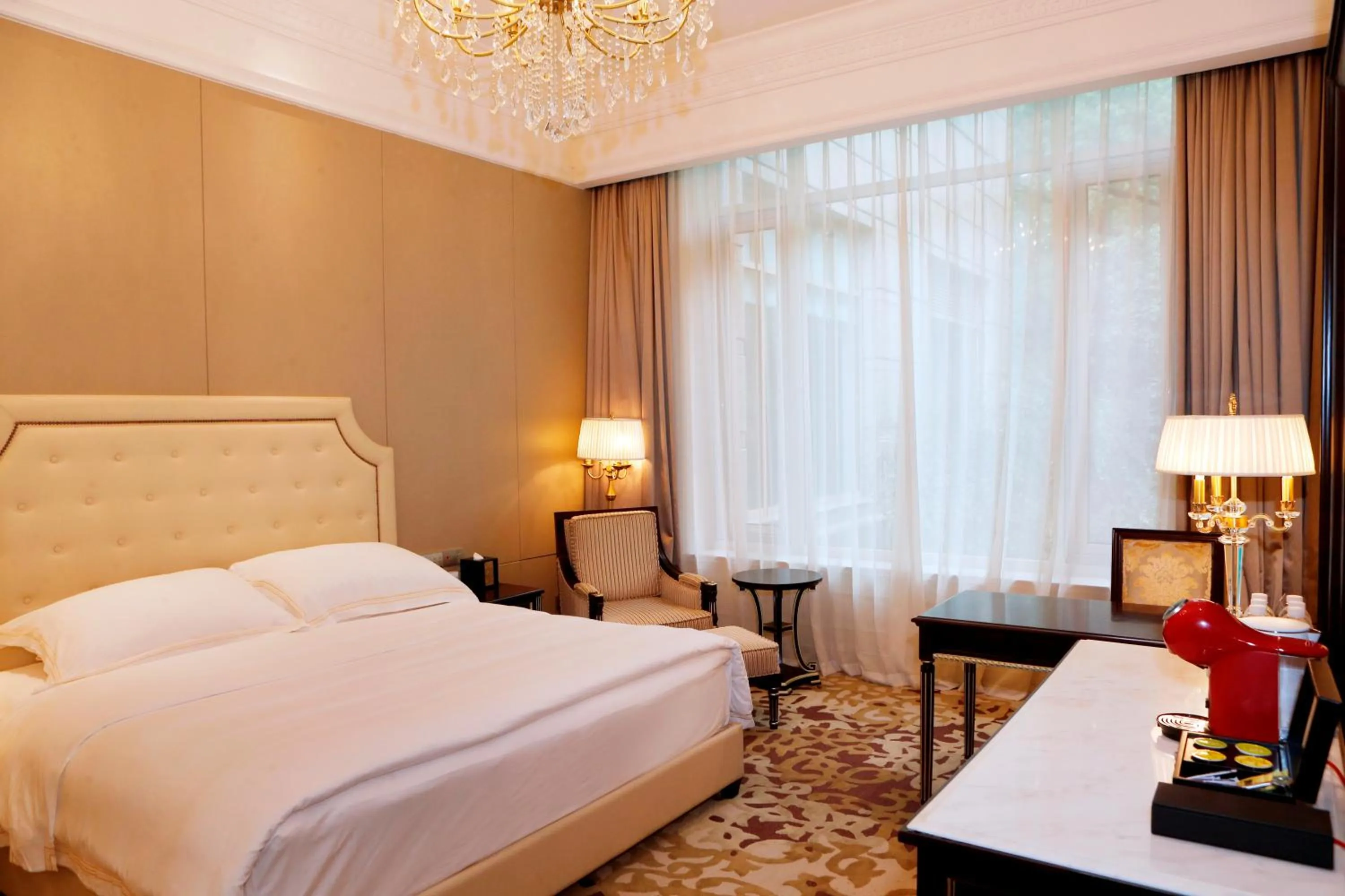 Bedroom, Bed in Hong Qiao State Guest House