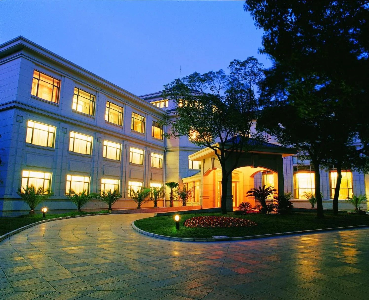 Property building in Hong Qiao State Guest House
