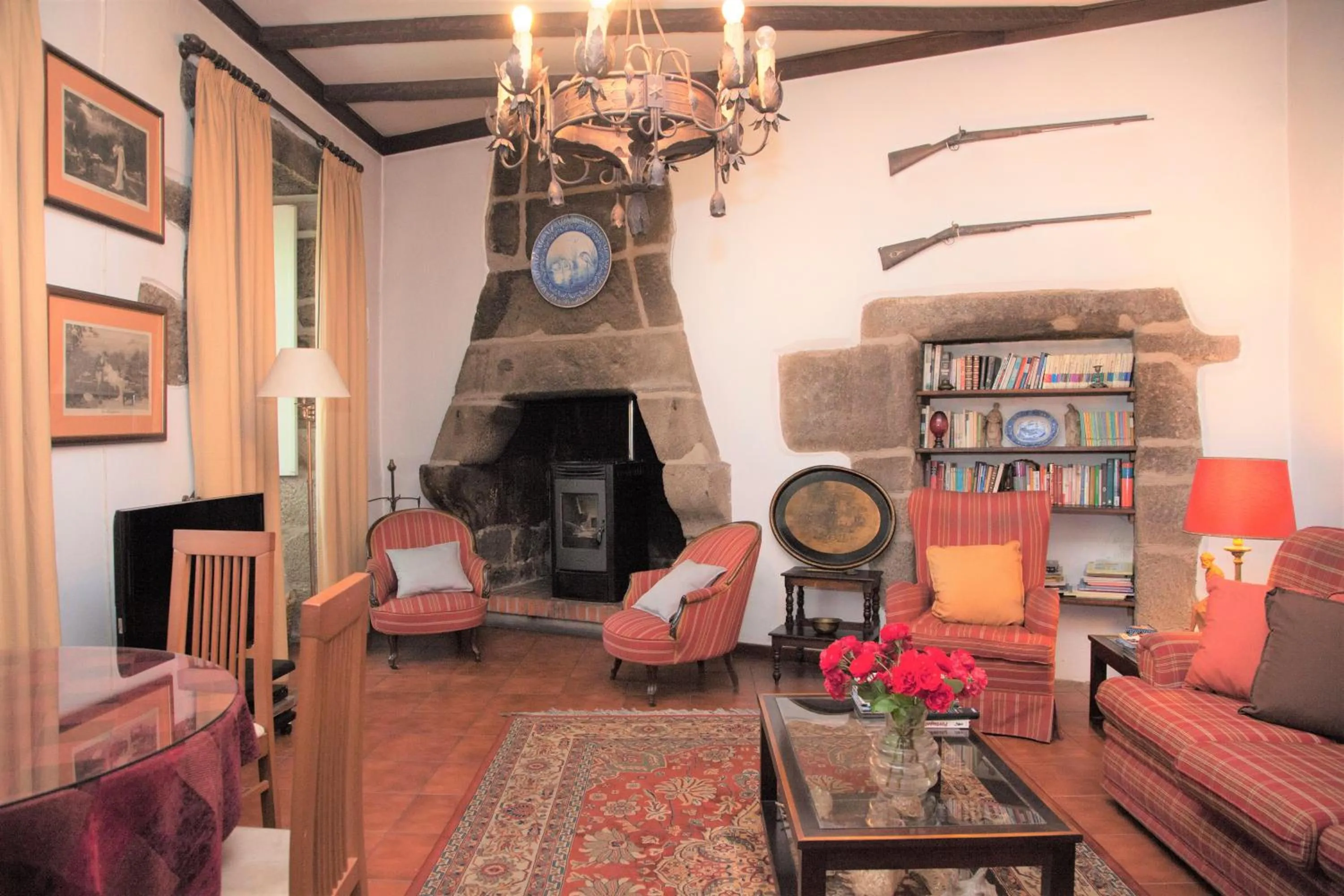 Communal lounge/ TV room in Casa Das Obras