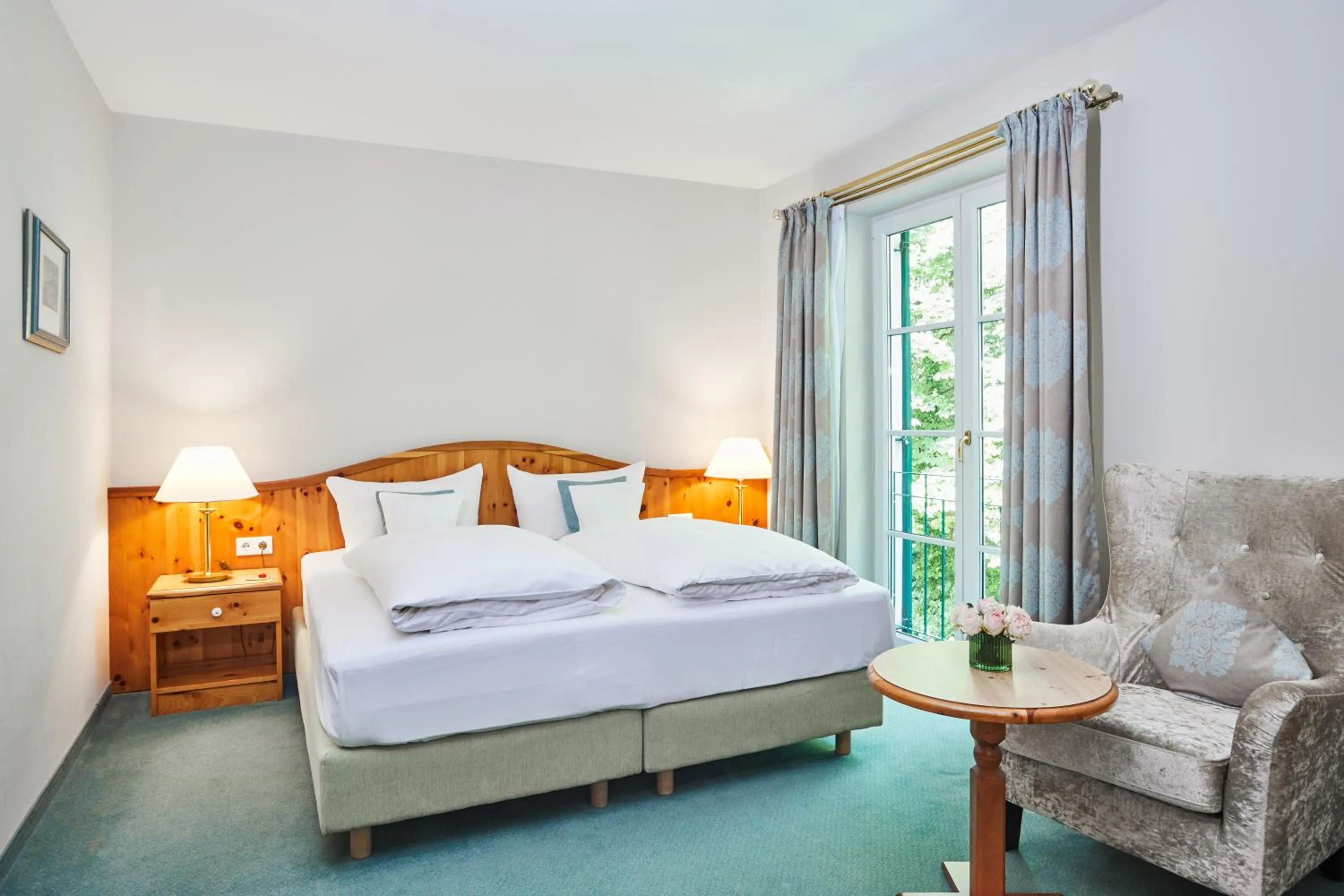 Photo of the whole room, Bed in Hotel Freisinger Hof