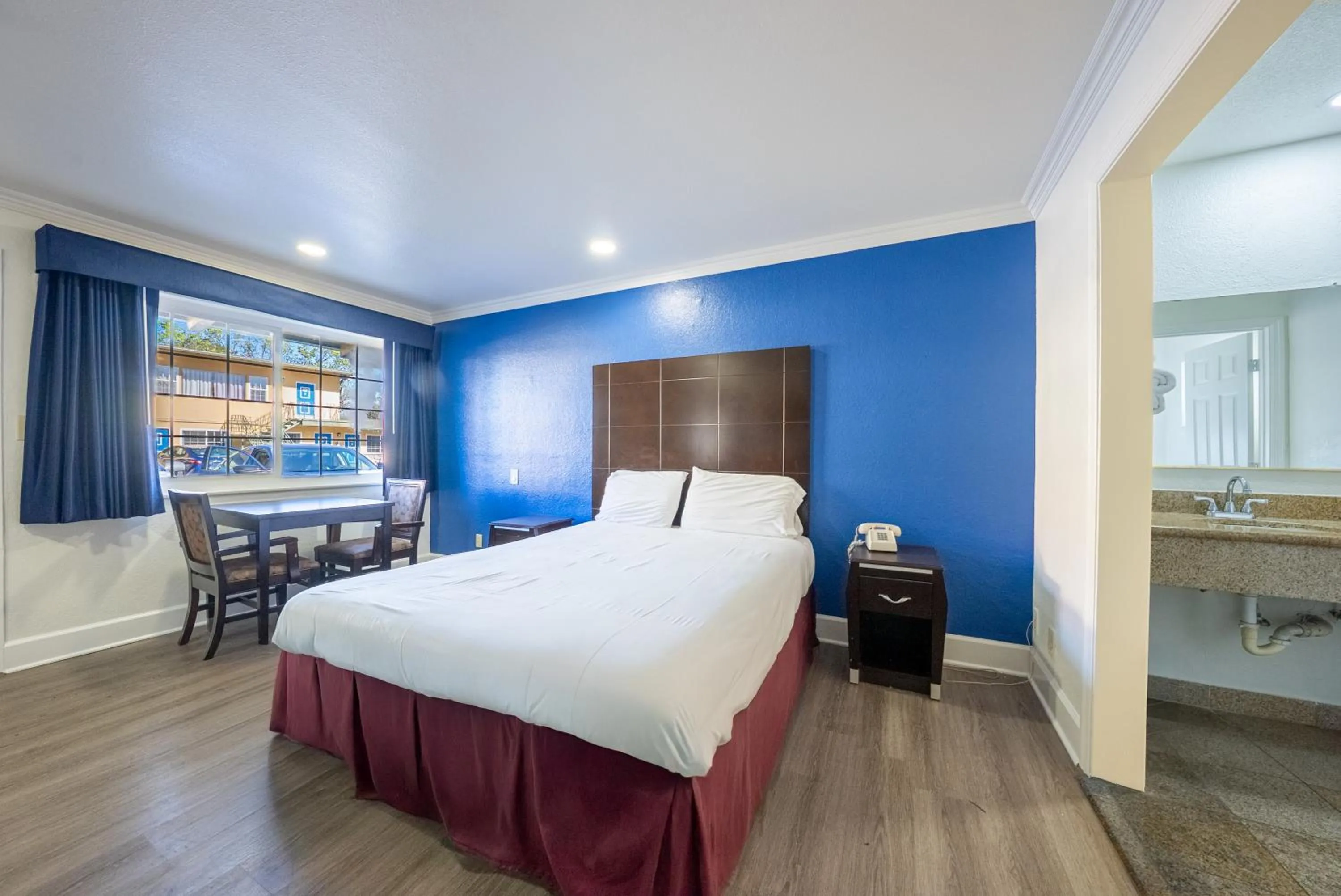 Bed in Town and Country Inn