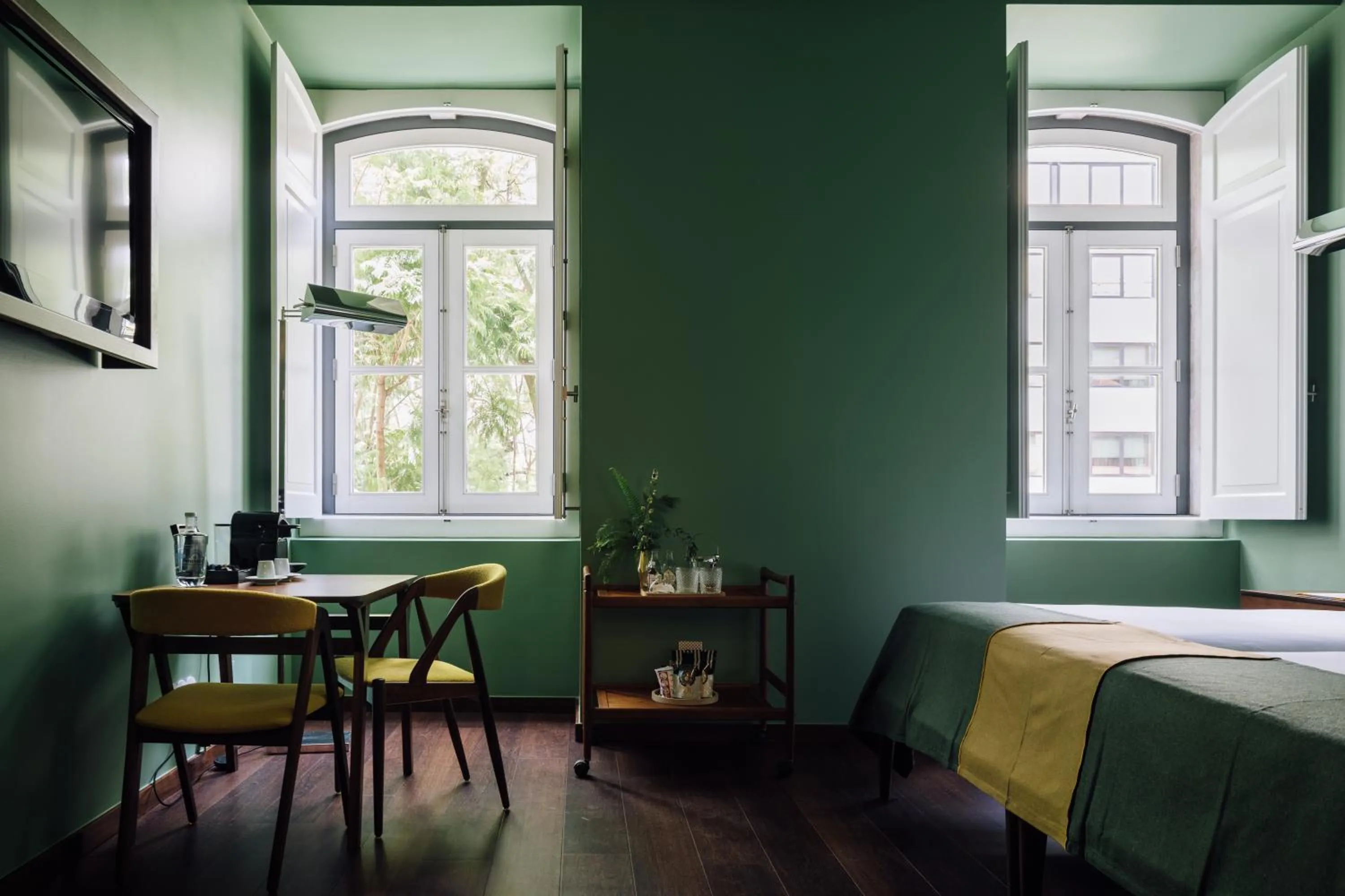 Coffee/tea facilities, Bed in The Vintage Hotel & Spa Lisbon